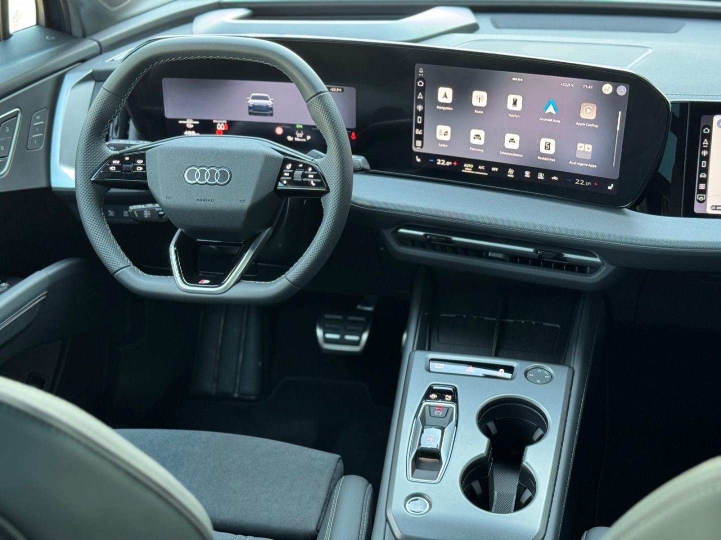 Bild über Audi Q4 SUV e-tron e-tron quattro 220 kW - für weitere Informationen kontaktieren Sie den Audi Partner