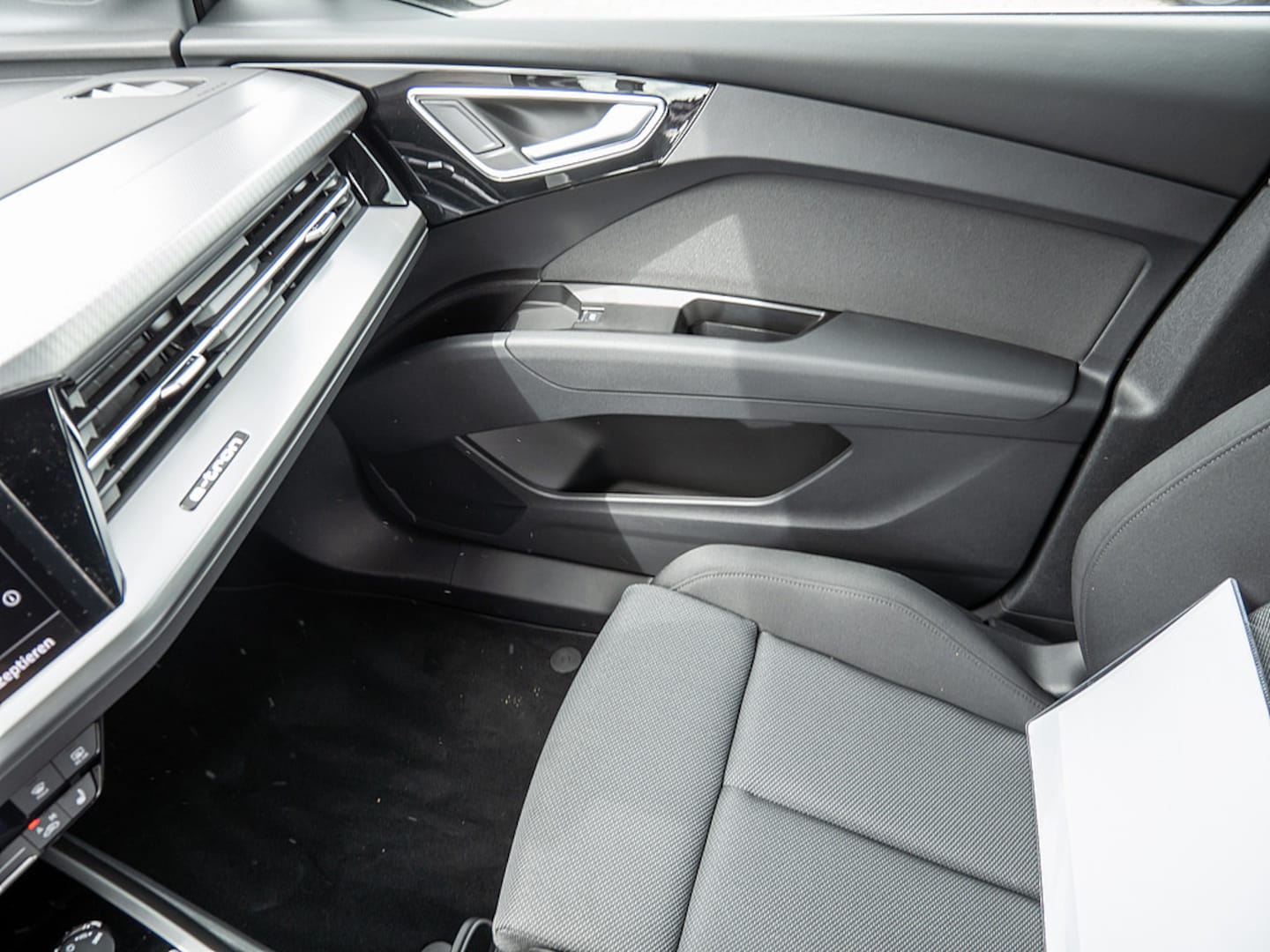 Bild über Audi Q4 e-tron 45 e-tron - für weitere Informationen kontaktieren Sie den Audi Partner