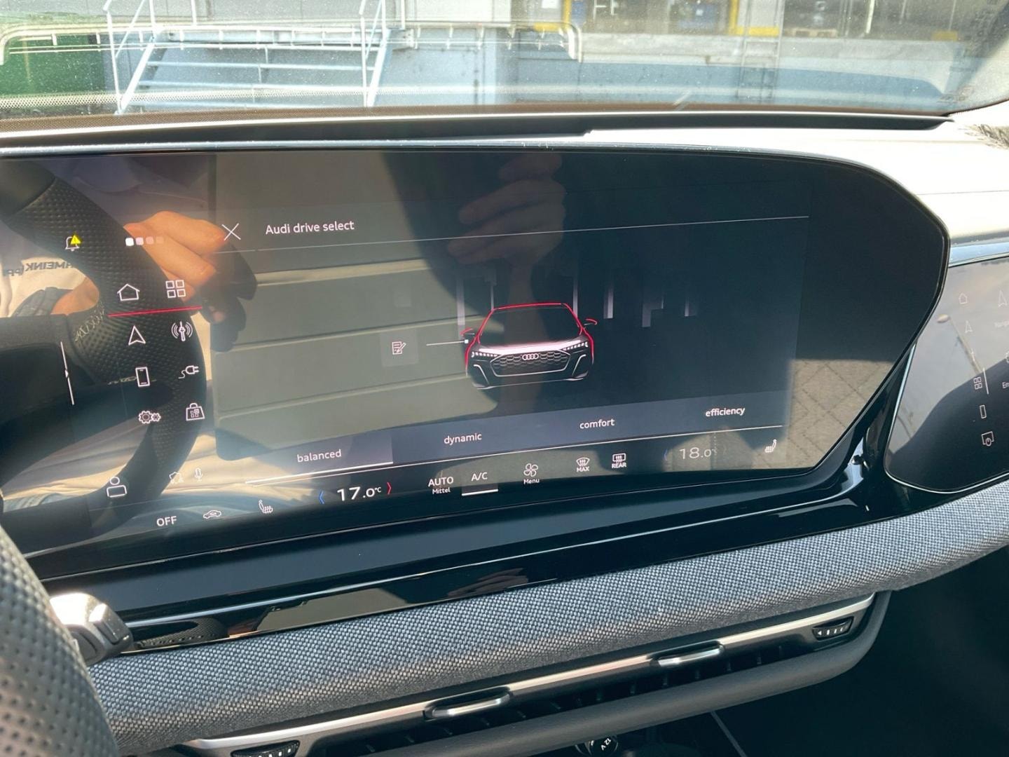 Bild über Audi A5 Avant e-hybrid e-hybrid quattro 220 kW S tronic - für weitere Informationen kontaktieren Sie den Audi Partner