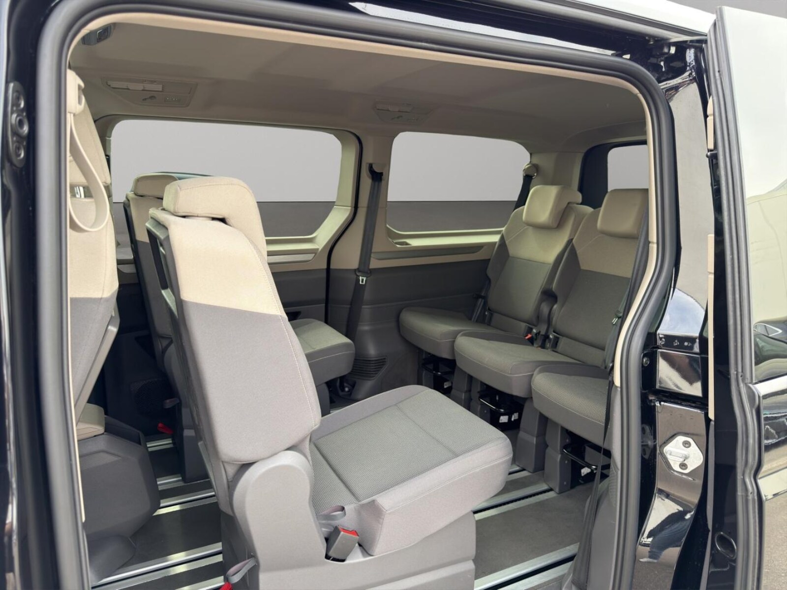 Volkswagen Multivan Langversion – Bild 13