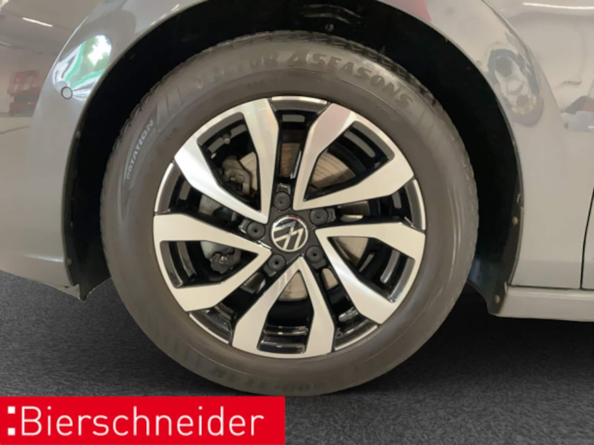 Volkswagen Golf Active