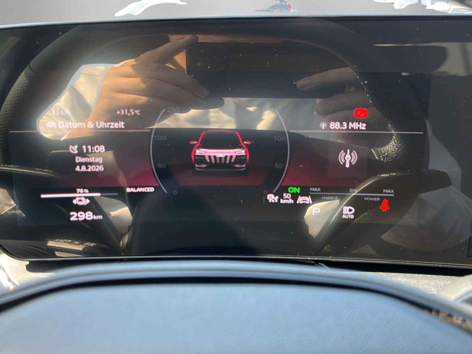 Audi SQ6 SUV e-tron