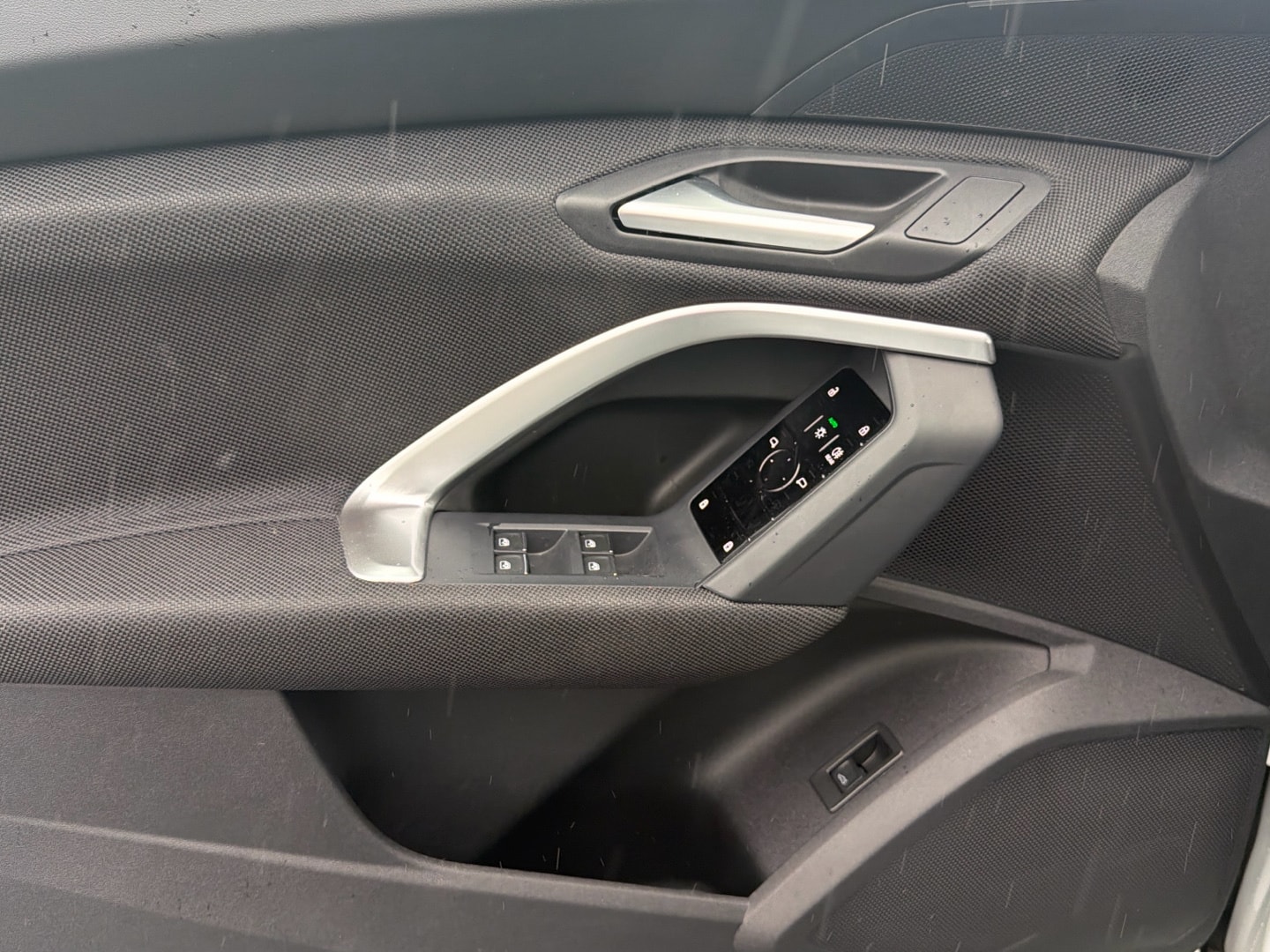 Bild über Audi Q5 SUV TDI quattro 150 kW S tronic - für weitere Informationen kontaktieren Sie den Audi Partner
