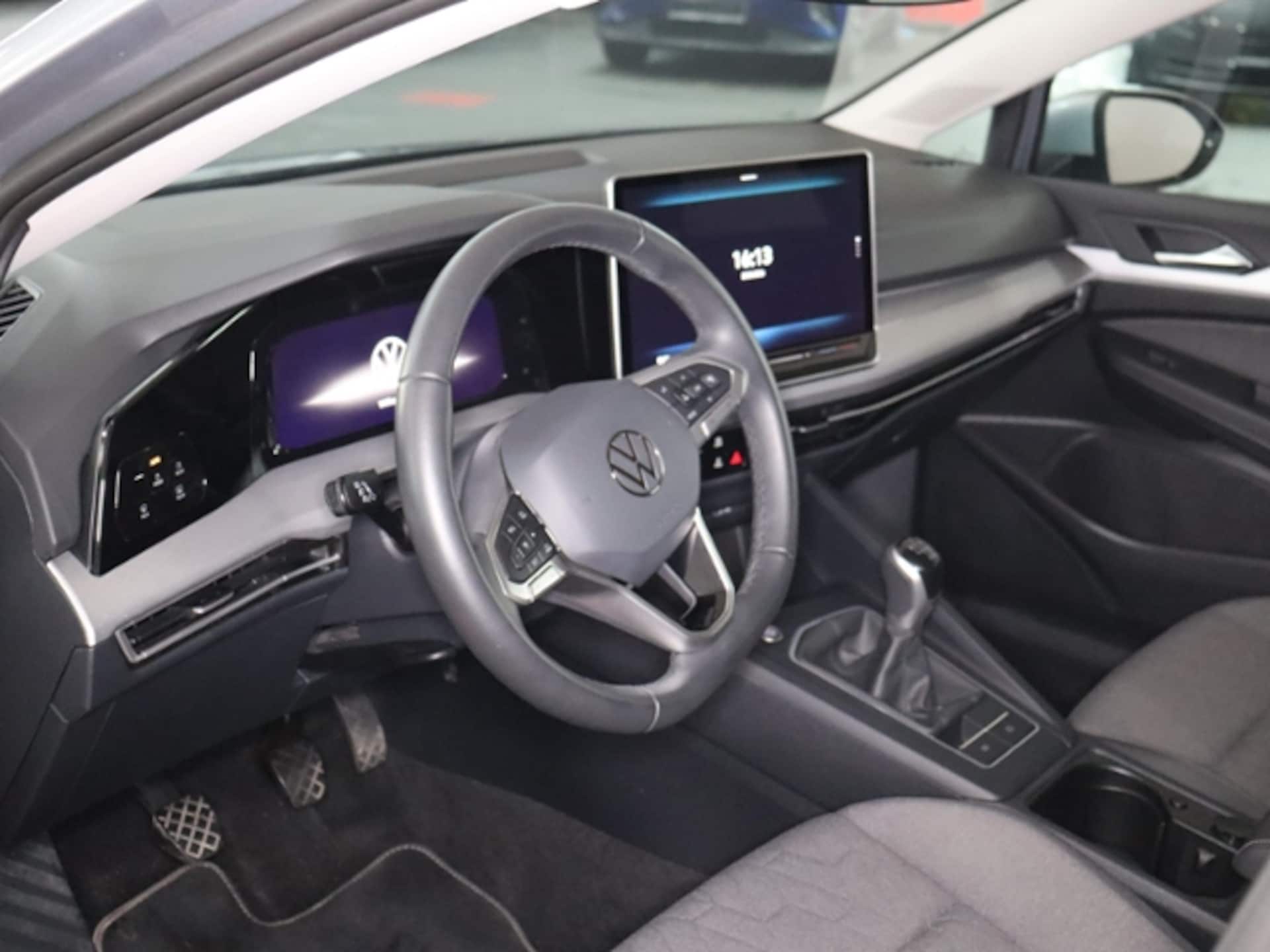 Volkswagen Golf Life