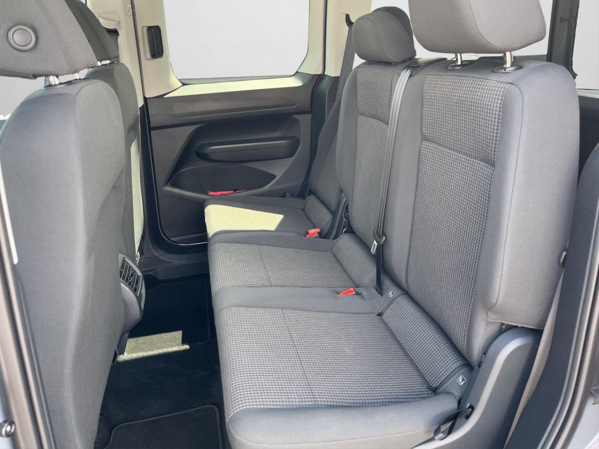 Volkswagen Caddy Basis-Modell