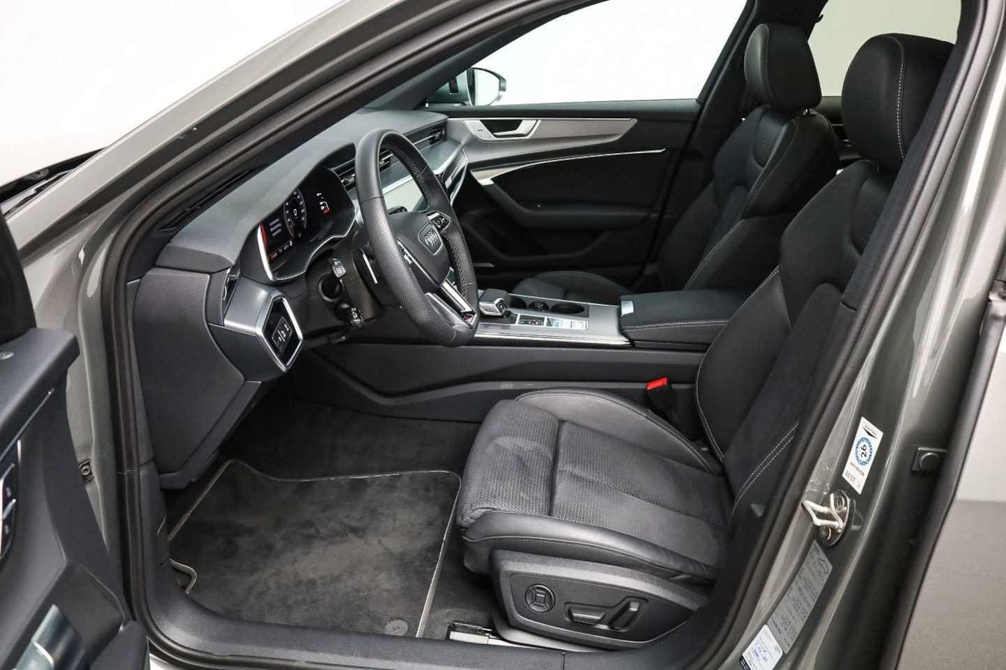 Bild über Audi S6 Avant TDI quattro tiptronic - für weitere Informationen kontaktieren Sie den Audi Partner