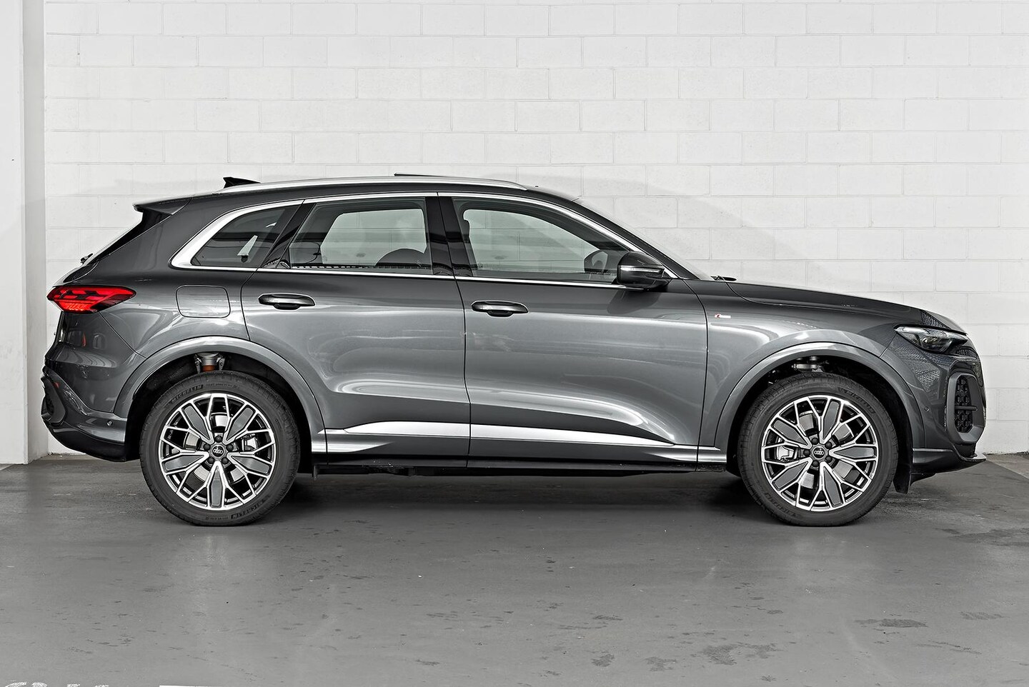 Image about Audi Q5 SUV TDI quattro 150 kW sport