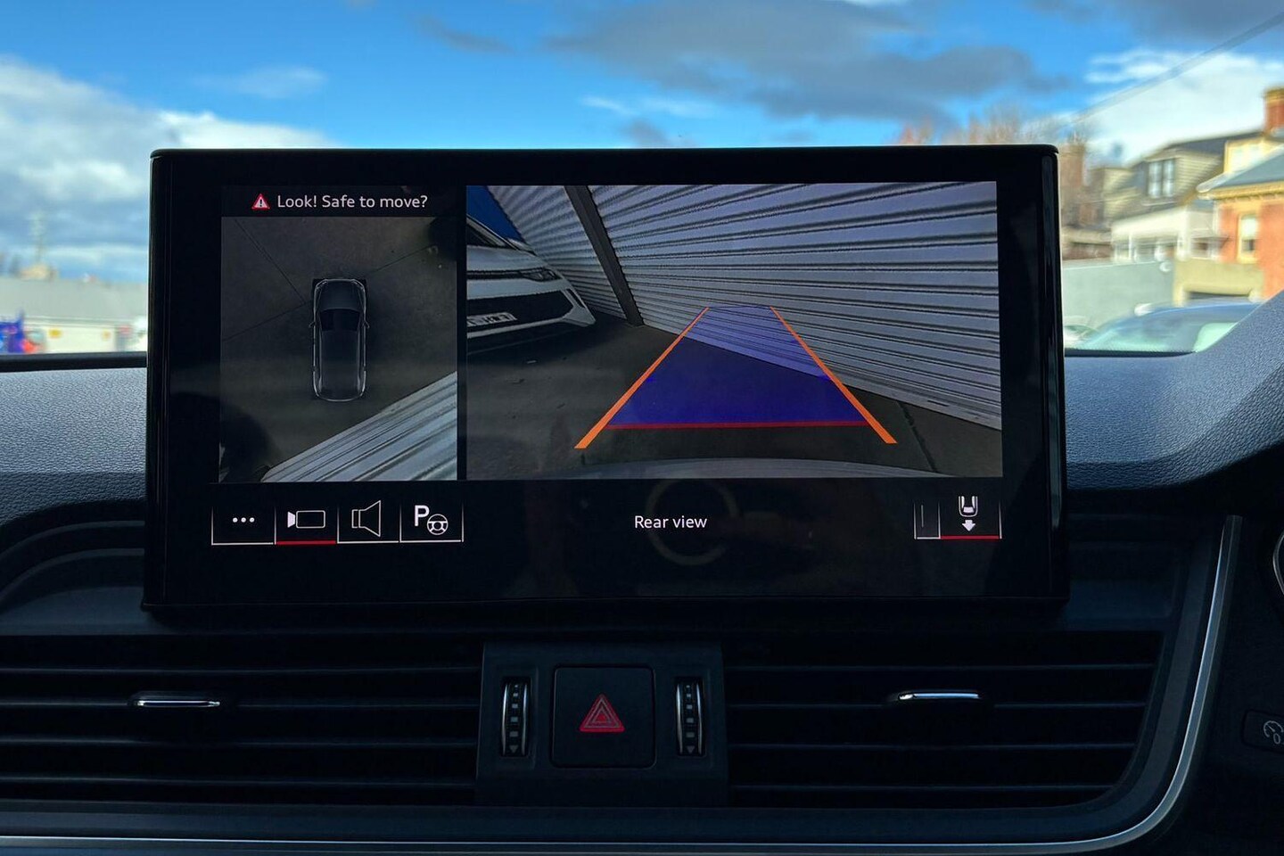 Image about Audi Q5 Sport 40 TDI quattro S tronic
