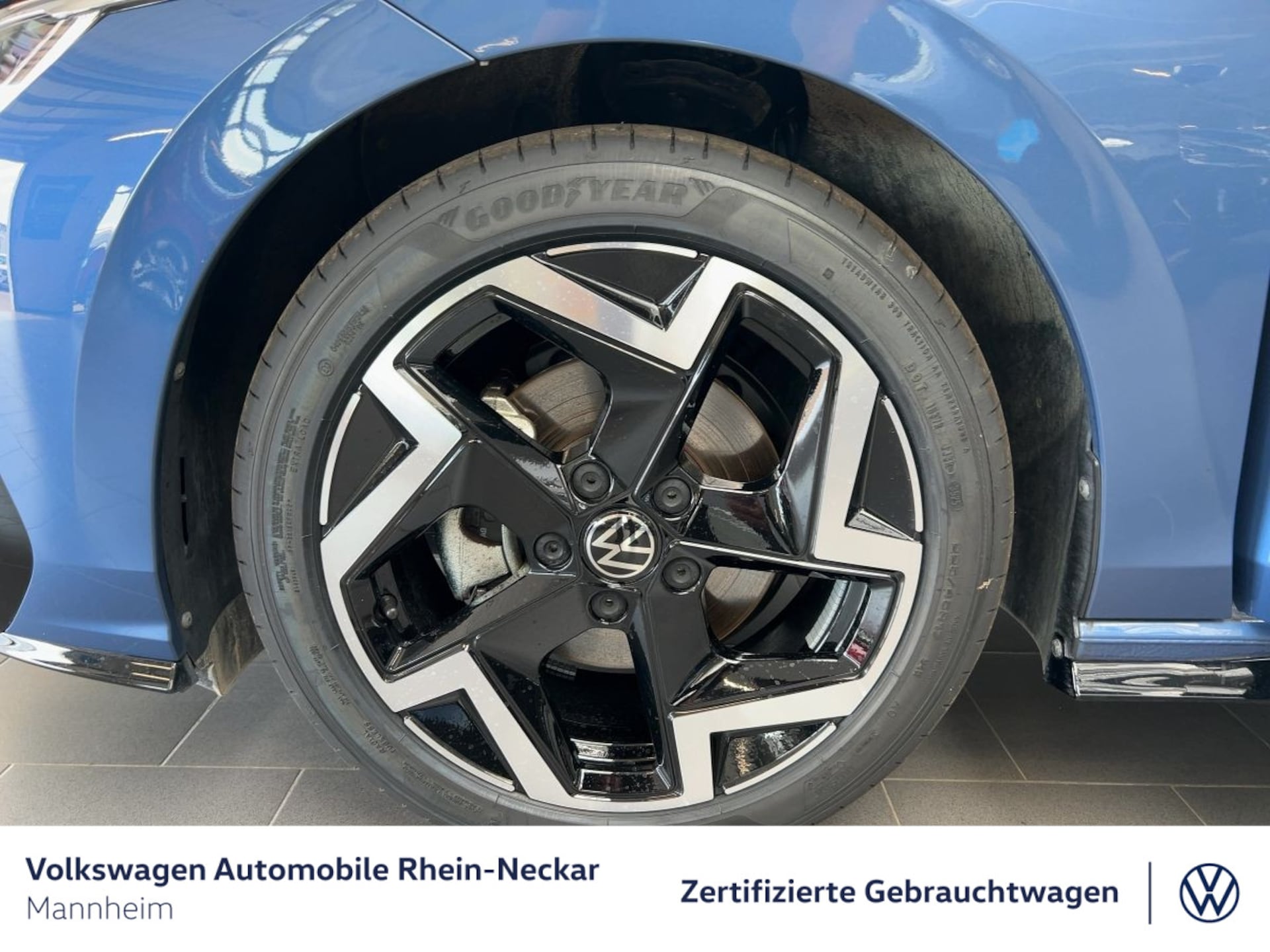 Volkswagen Golf R-Line