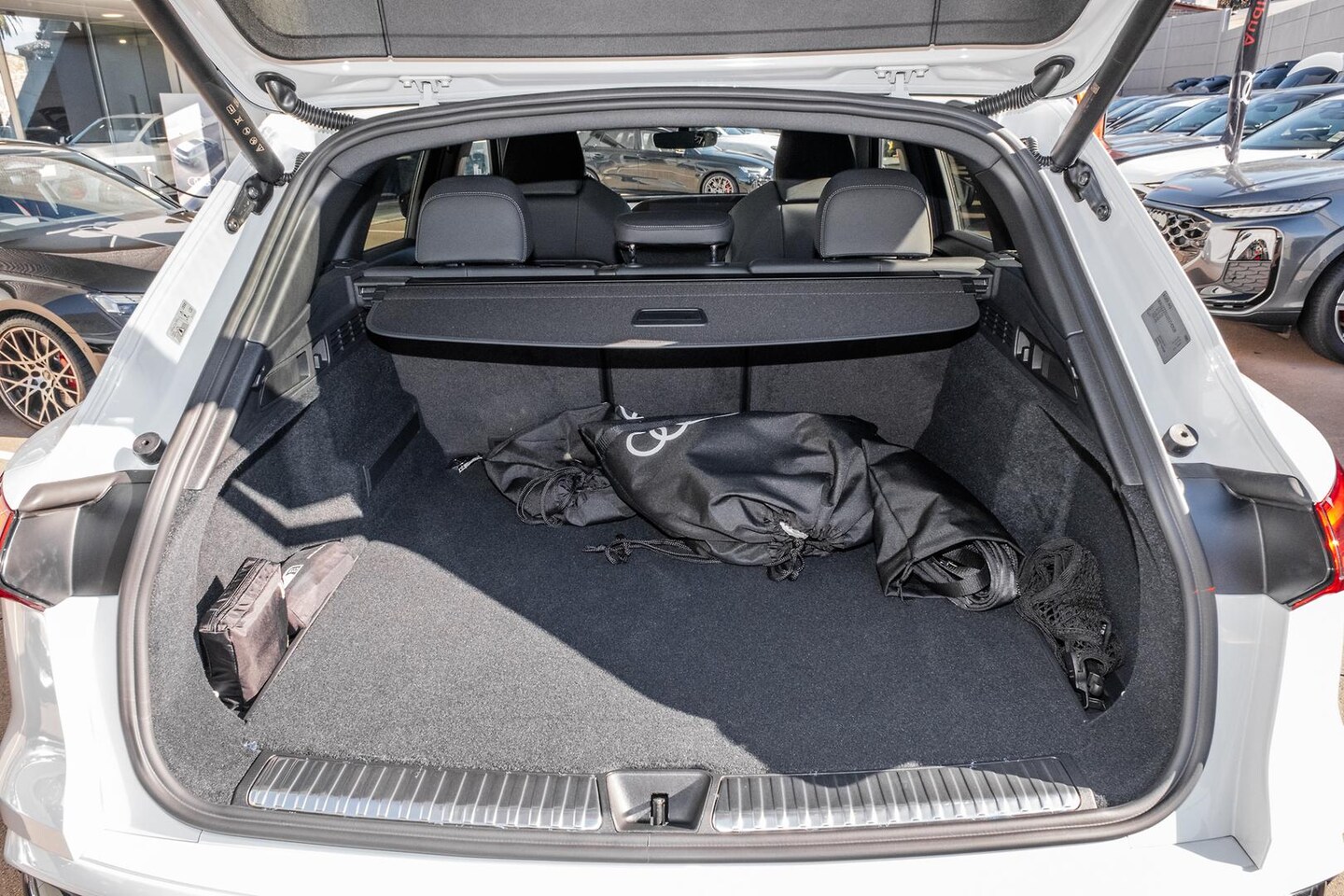 Image about Audi Q5 SUV e-hybrid quattro S tronic
