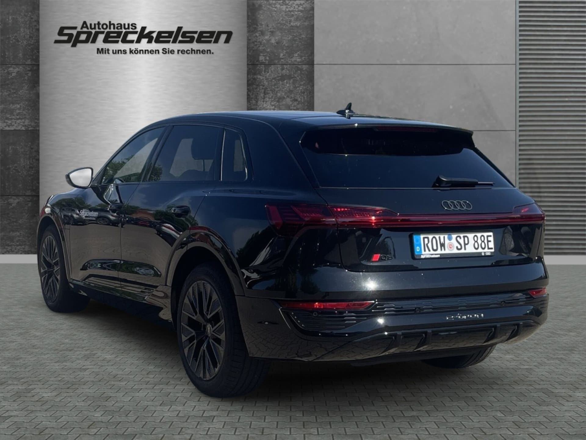 Audi Q8 e-tron S line