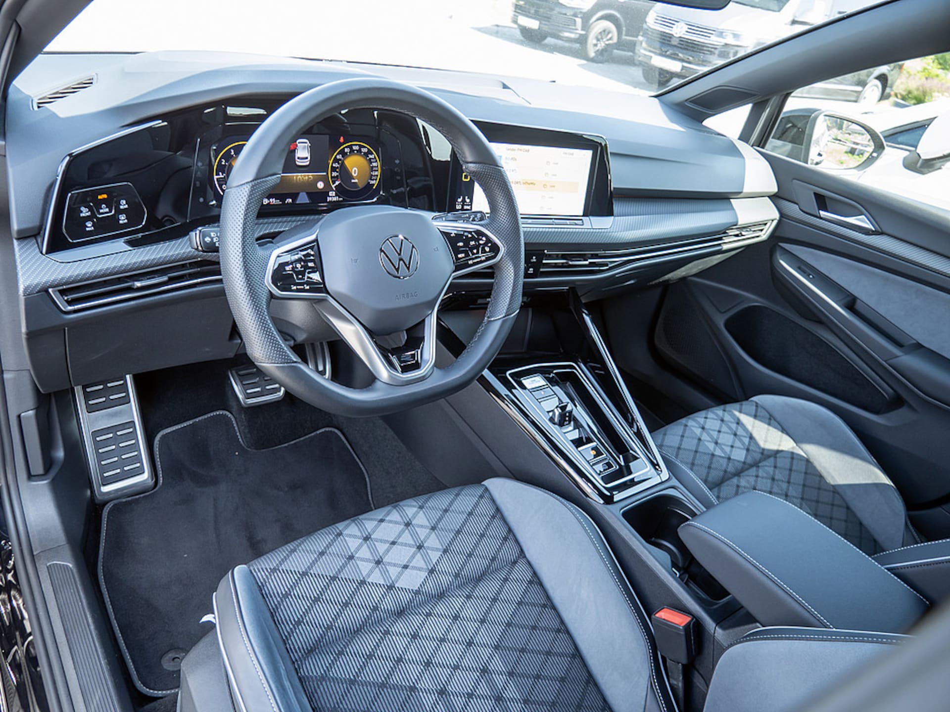 Volkswagen Golf R-Line