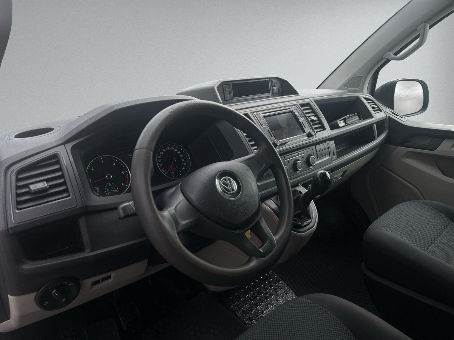 Volkswagen T6 Transporter Kasten kurzer Radstand