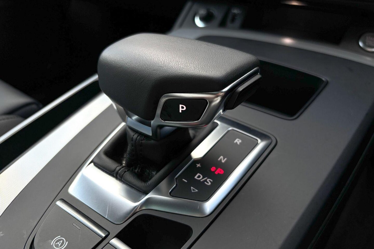 Image about Audi Q5 Sport 40 TDI quattro S tronic