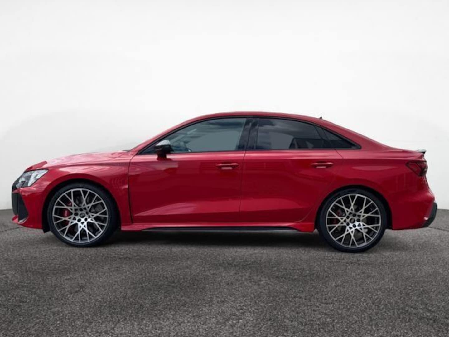 Bild über Audi RS 3 Limousine TFSI quattro S tronic - für weitere Informationen kontaktieren Sie den Audi Partner