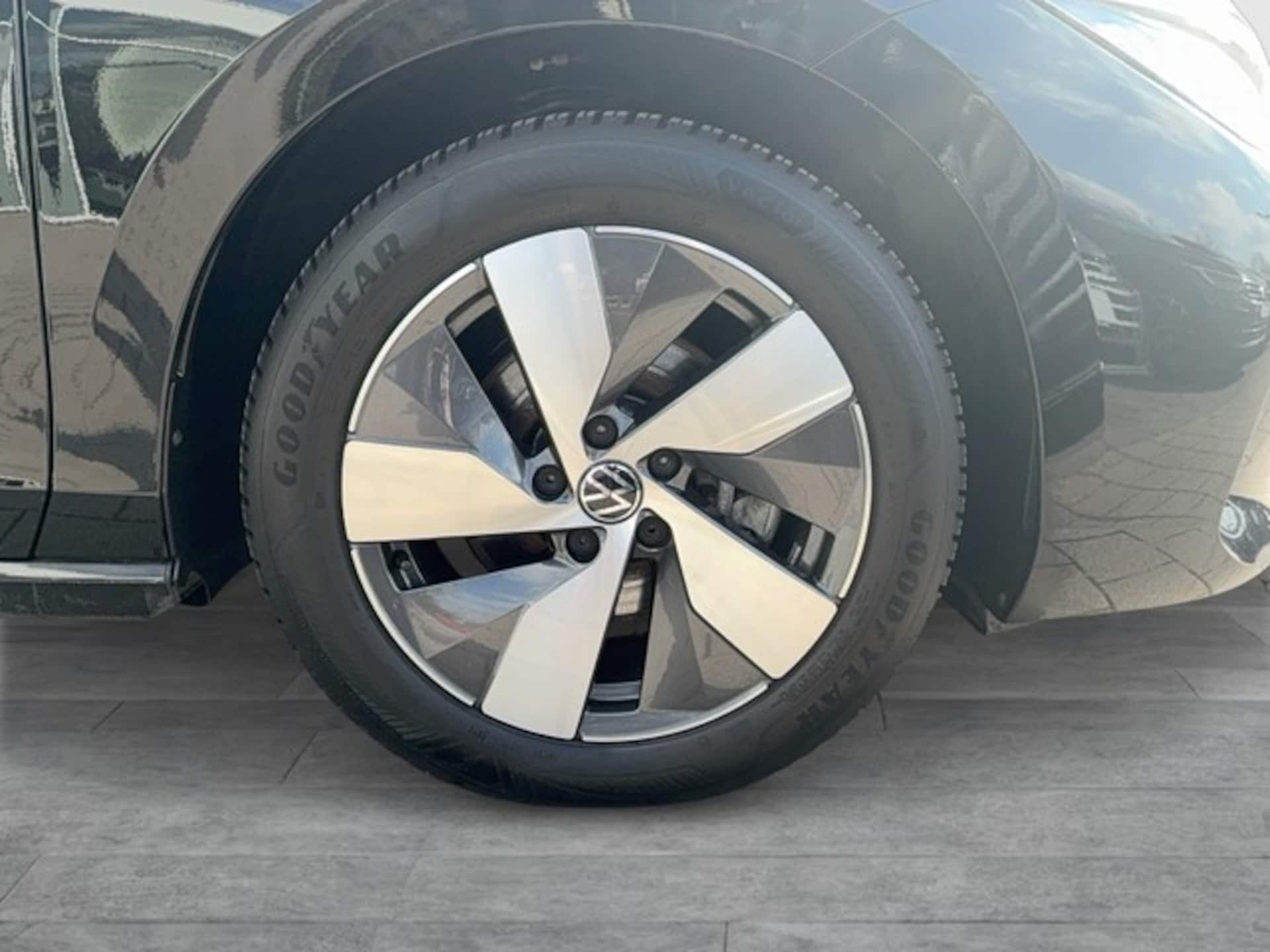 Volkswagen Passat Basis-Modell