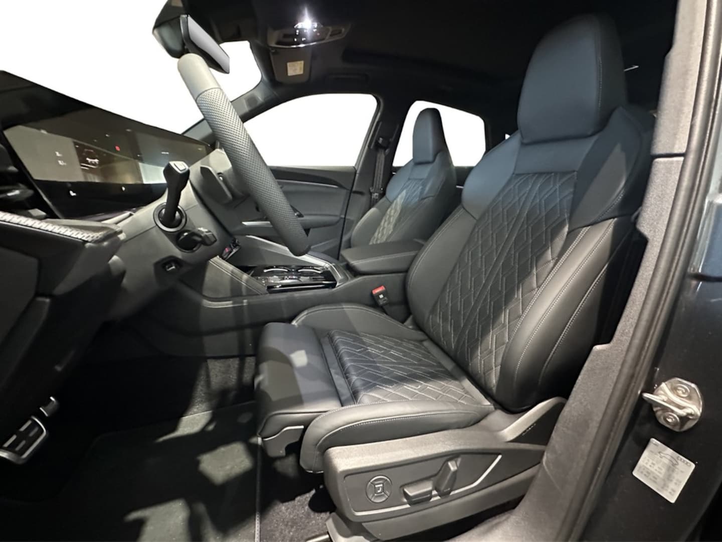Bild über Audi SQ5 Sportback TFSI 270 kW S tronic - für weitere Informationen kontaktieren Sie den Audi Partner