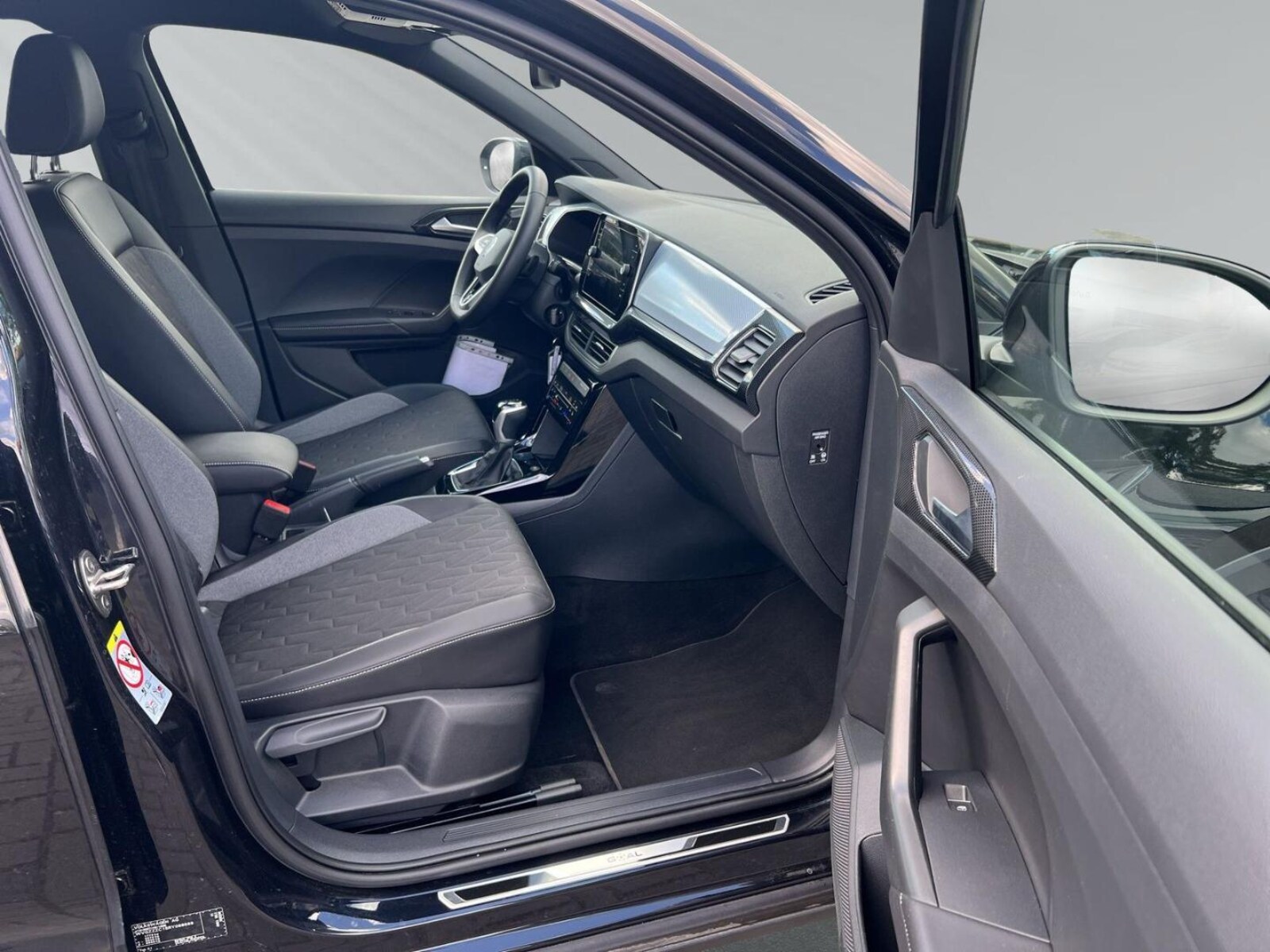 Volkswagen T-Cross – Bild 11