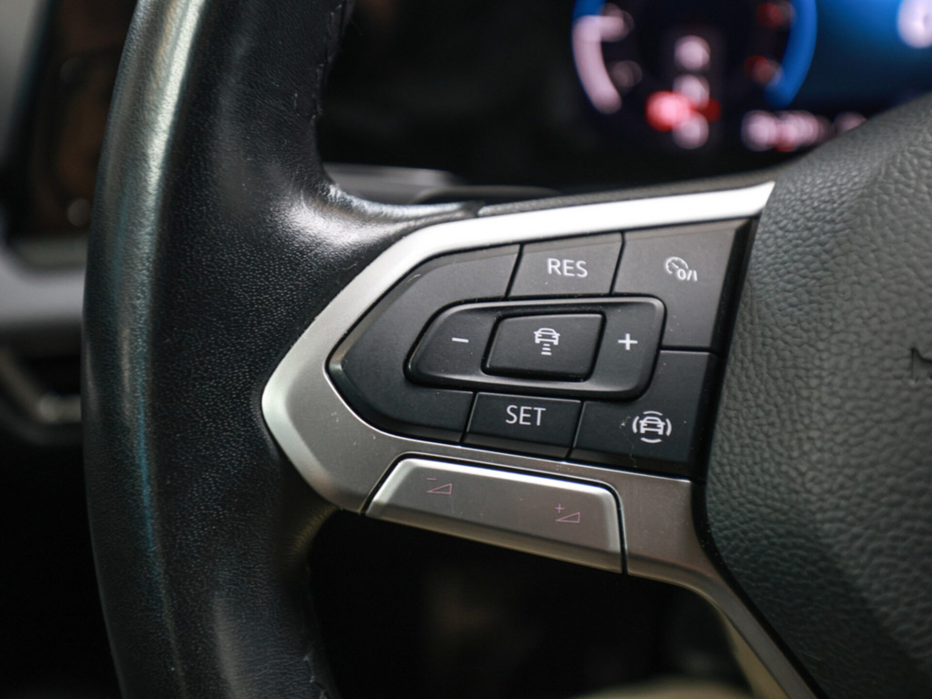 Volkswagen Golf Active