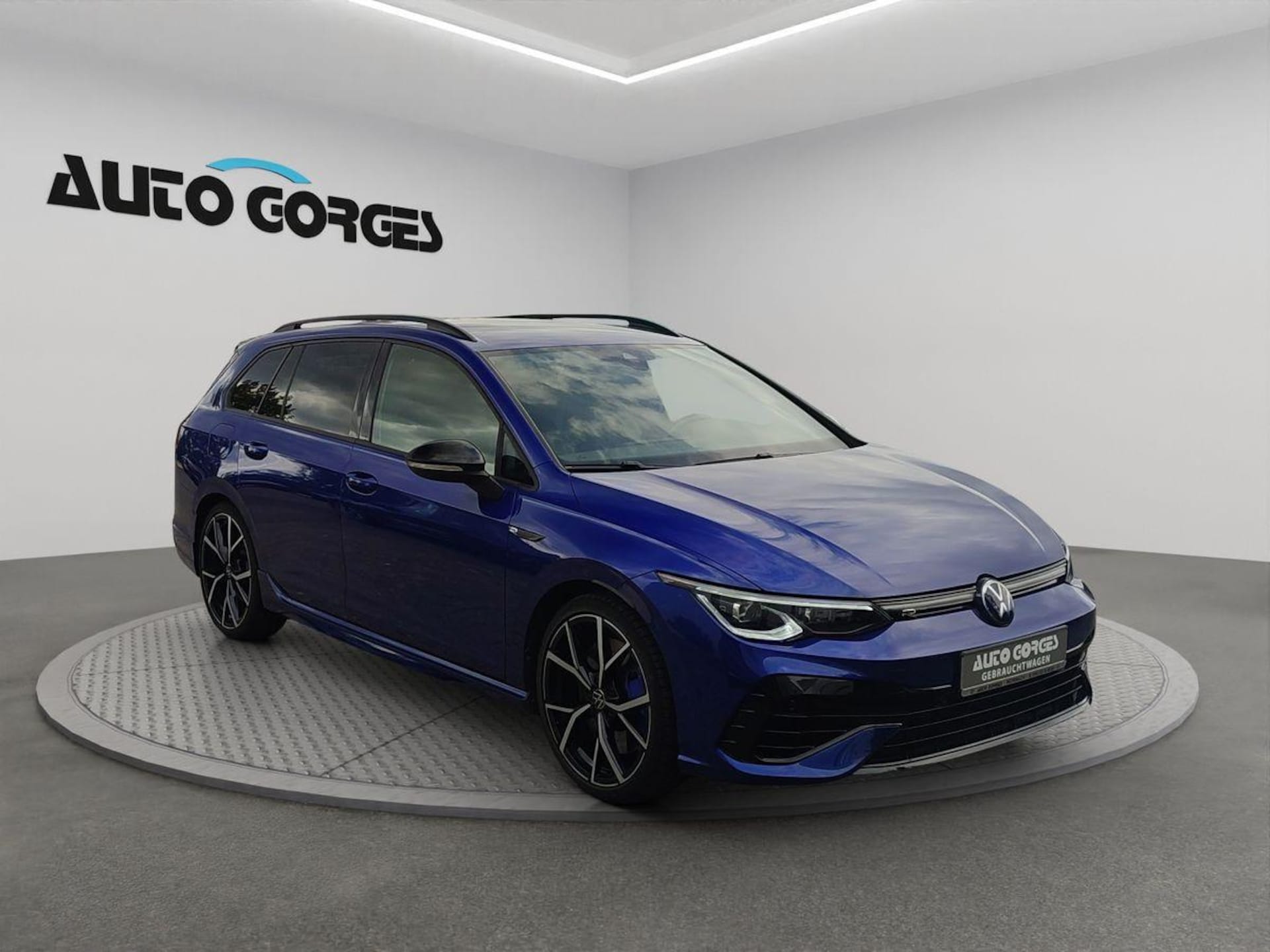 Volkswagen Golf Variant R