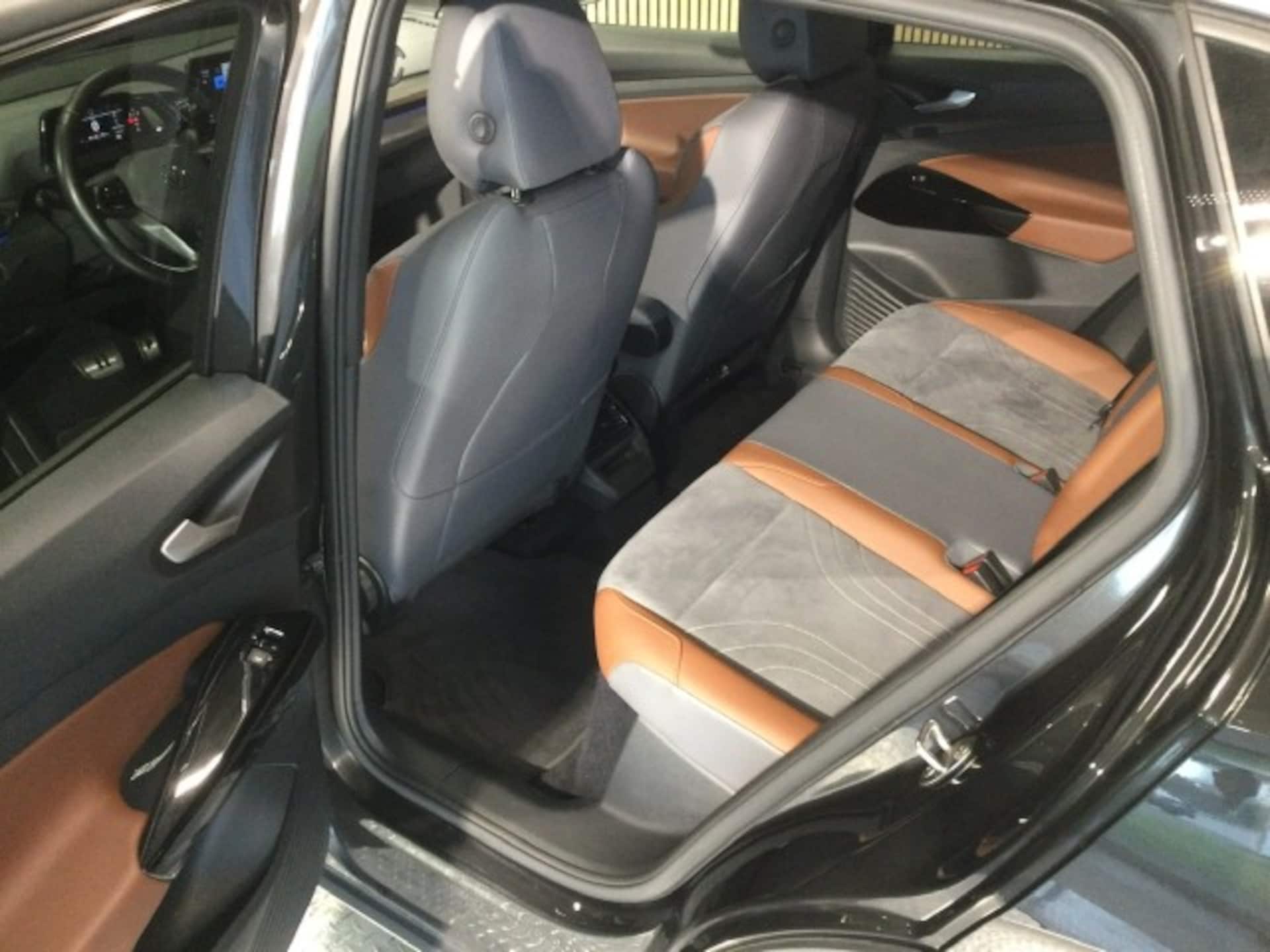 Volkswagen ID.4 1st