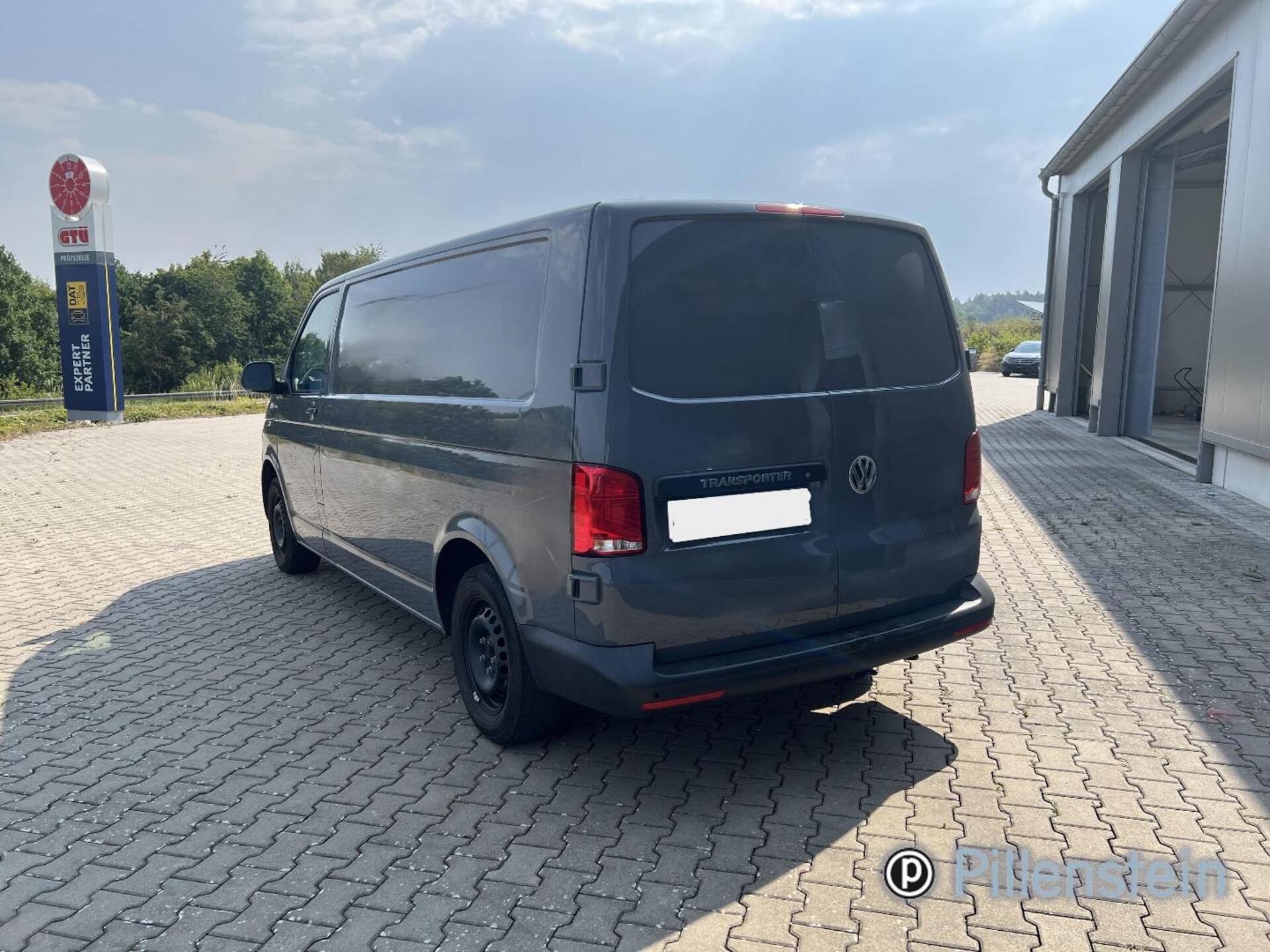 Volkswagen T6.1 Transporter Kasten langer Radstand