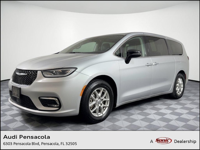 Photo of 2024 Chrysler Pacifica