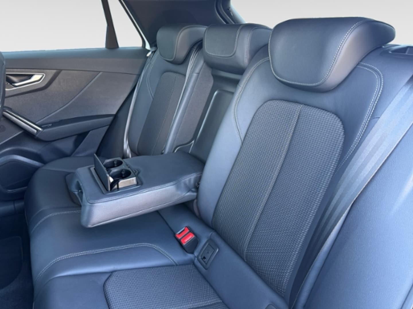 Bild über Audi Q2 S line 40 TFSI quattro S tronic - für weitere Informationen kontaktieren Sie den Audi Partner
