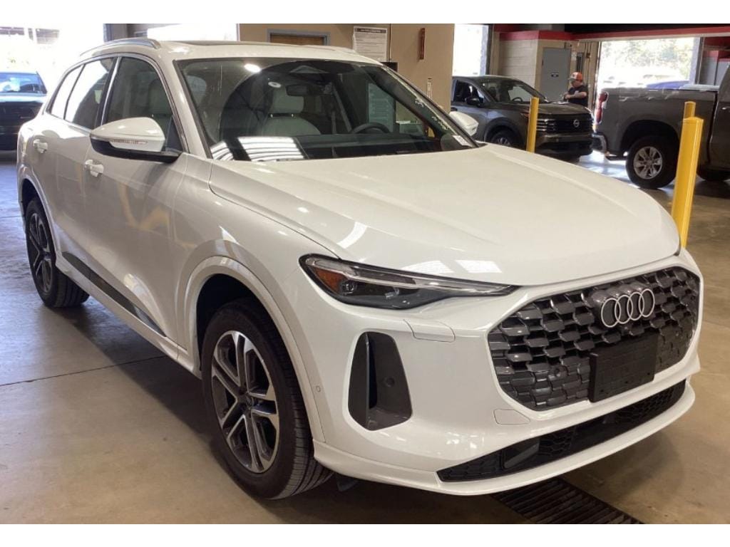 2025 Audi Q5 40 Premium Plus's photo