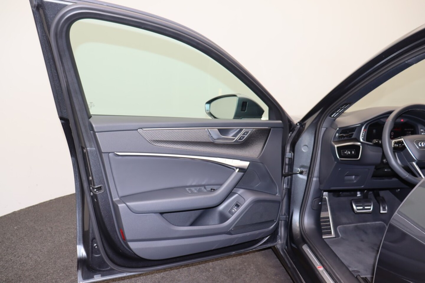 Bild über Audi S6 Avant TDI quattro tiptronic - für weitere Informationen kontaktieren Sie den Audi Partner