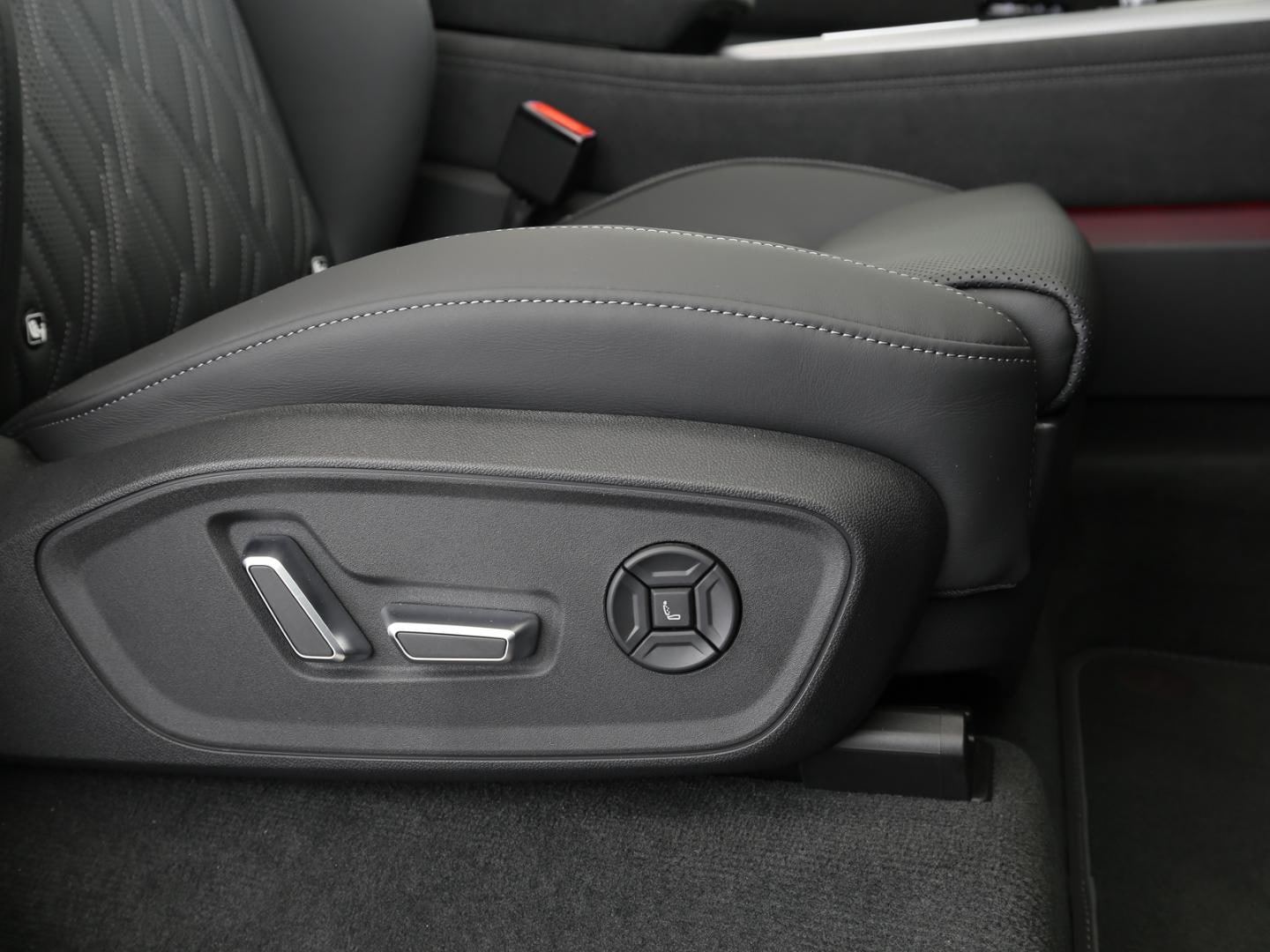 Bild über Audi Q7 SUV TDI quattro 220 kW tiptronic - für weitere Informationen kontaktieren Sie den Audi Partner