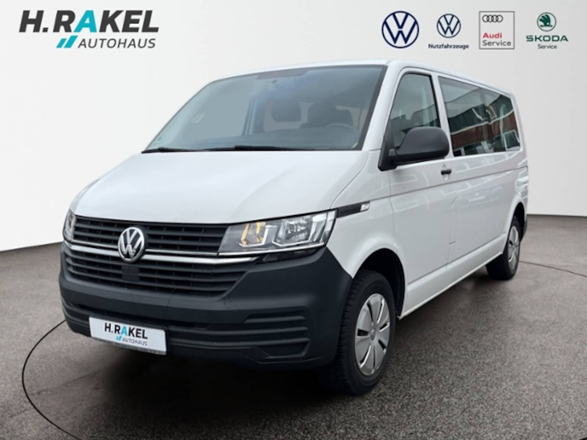 Volkswagen T6.1 Transporter Kombi langer Radstand