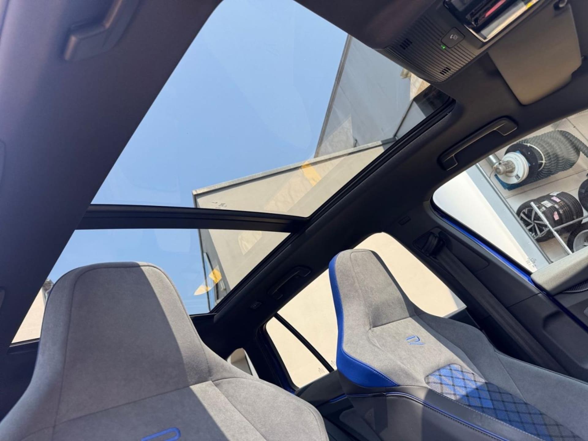 Volkswagen Golf Variant R