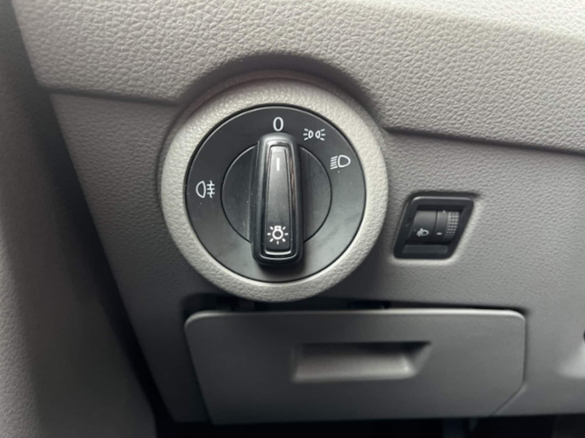 Volkswagen T6.1 Transporter Kombi langer Radstand