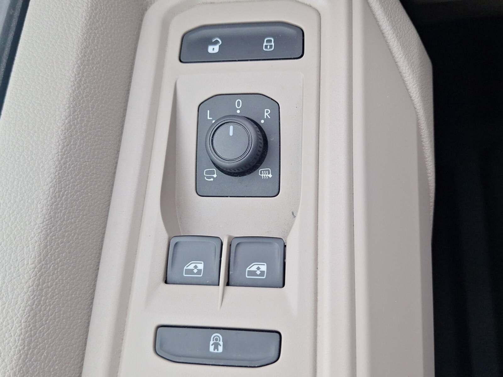 Volkswagen Multivan – Bild 15