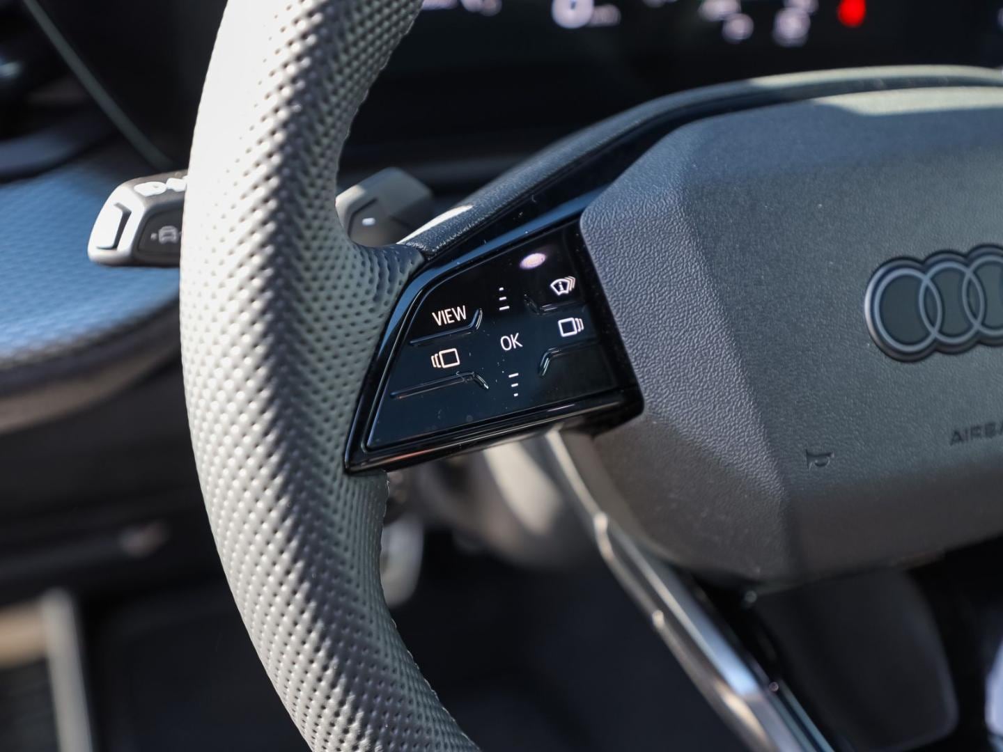 Bild über Audi Q5 SUV TFSI quattro 150 kW S tronic - für weitere Informationen kontaktieren Sie den Audi Partner