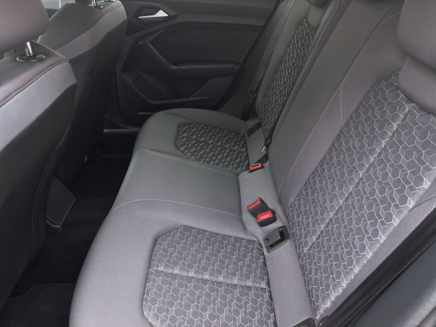 Bild über Audi A1 Sportback advanced 30 TFSI Schaltgetriebe - für weitere Informationen kontaktieren Sie den Audi Partner