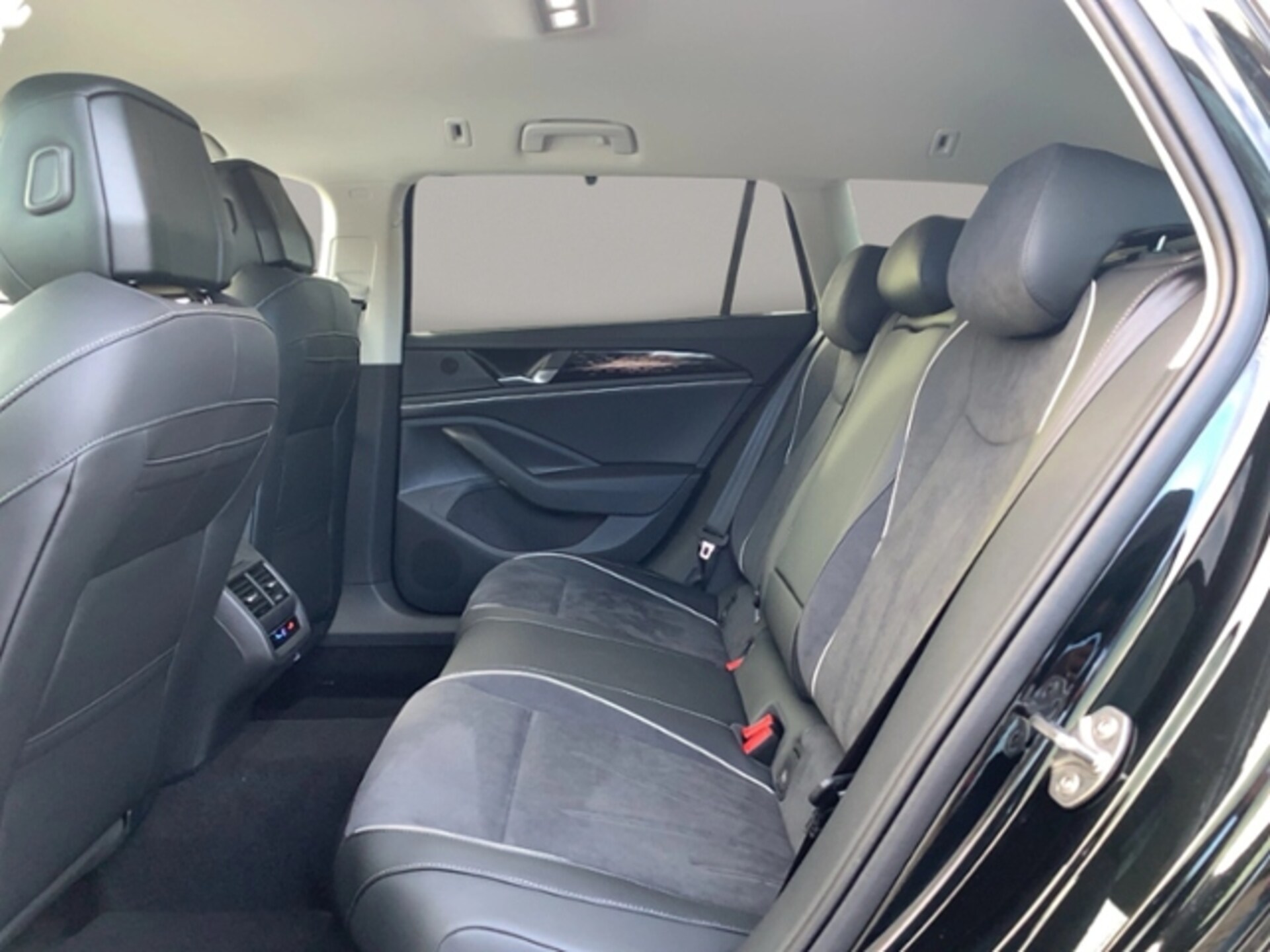 Volkswagen Passat Elegance