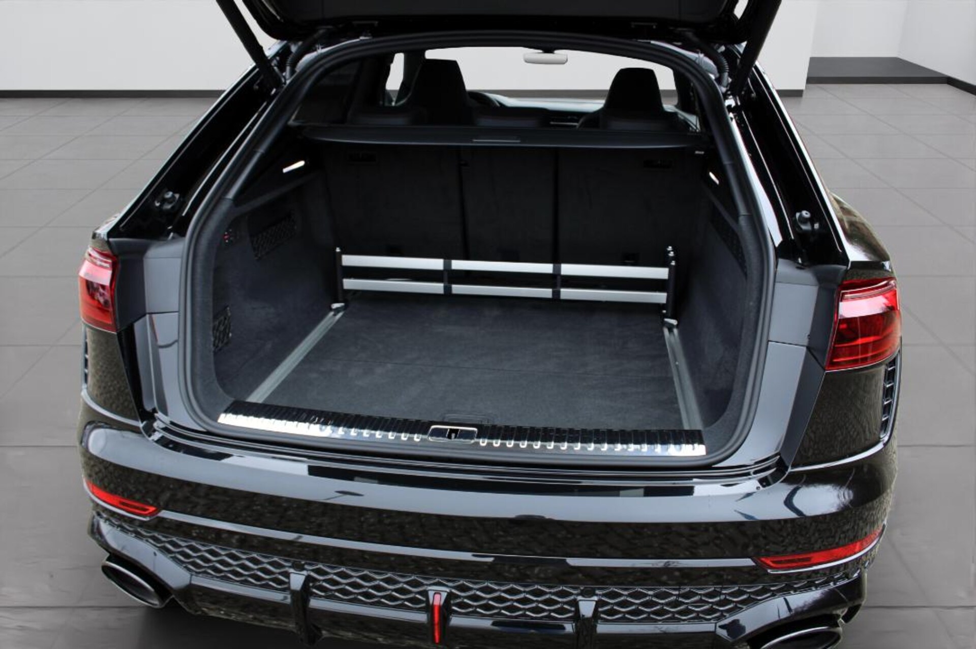Audi RS Q8 SUV performance