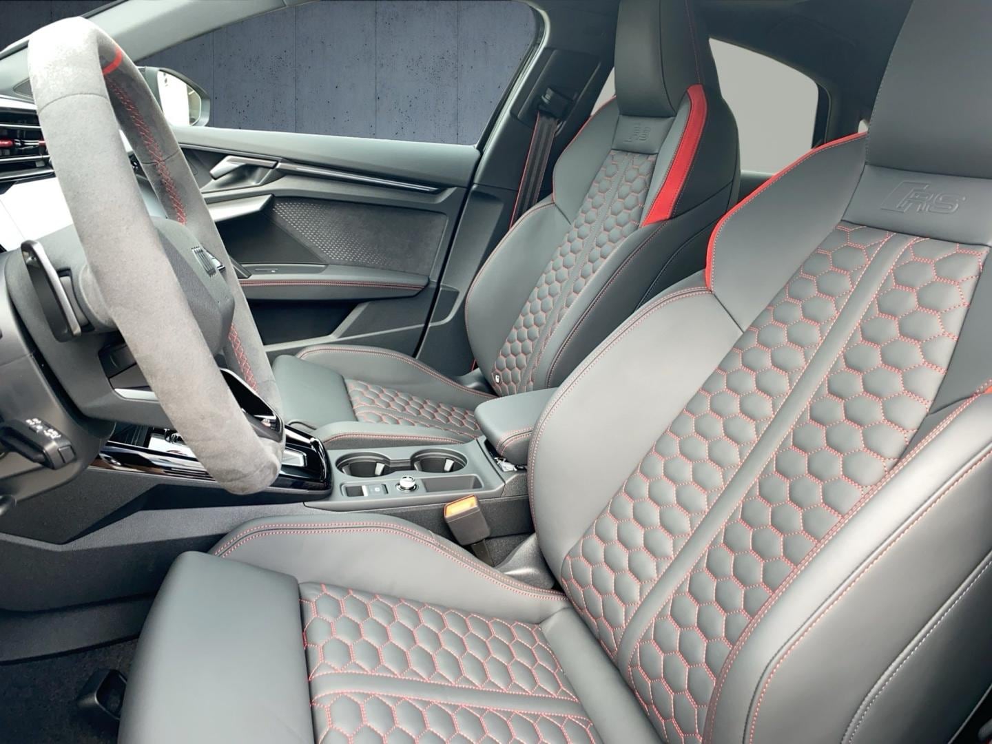 Bild über Audi RS 3 Limousine TFSI quattro 294 kW S tronic - für weitere Informationen kontaktieren Sie den Audi Partner