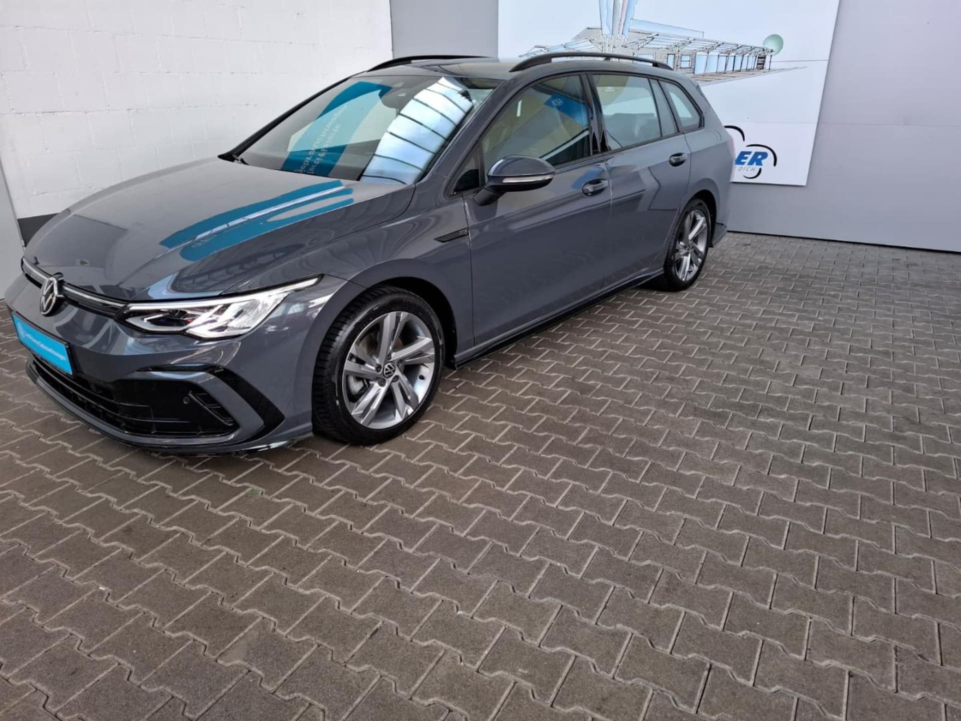 Volkswagen Golf Variant R-Line