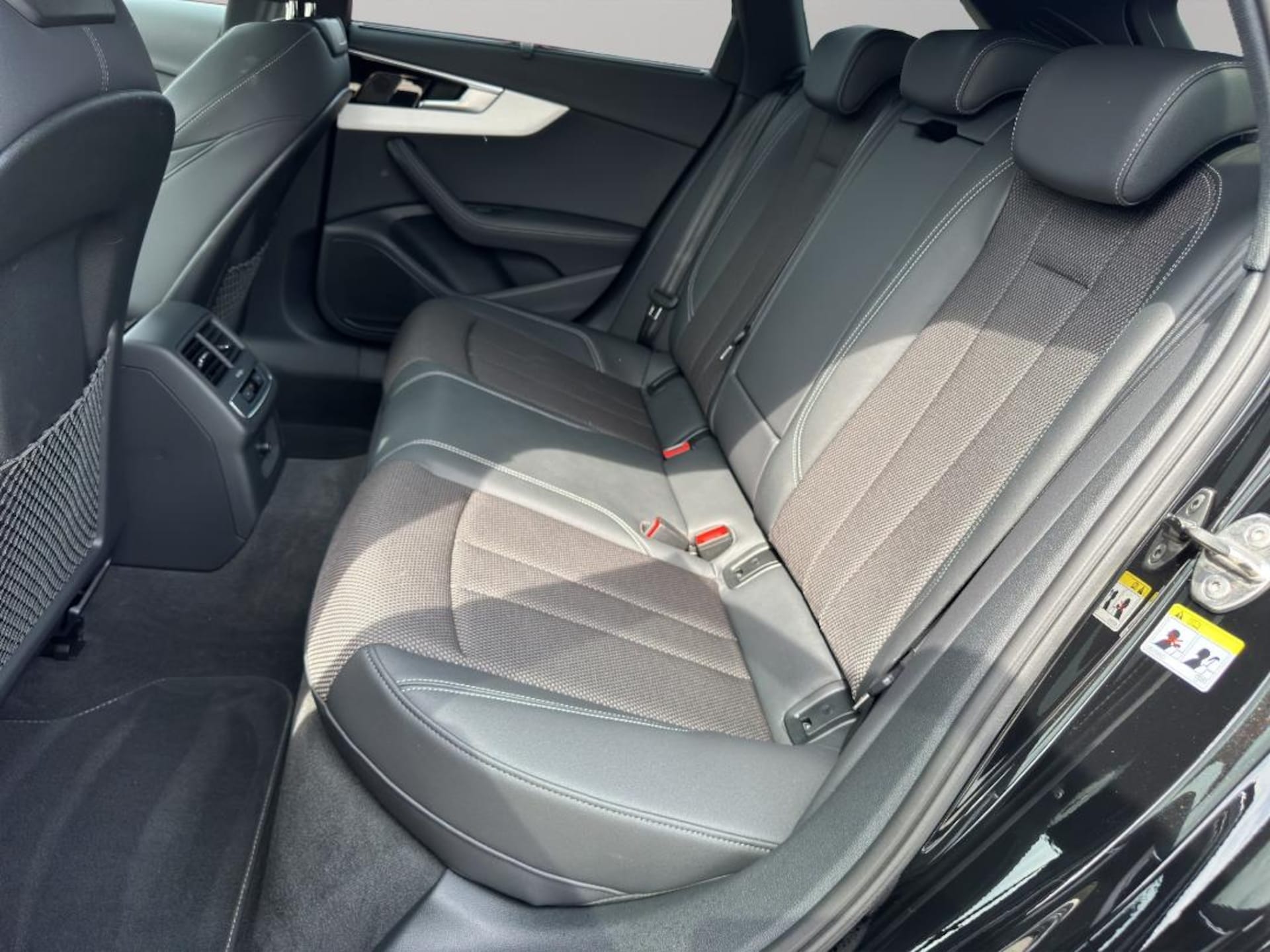 Audi A4 Avant S line
