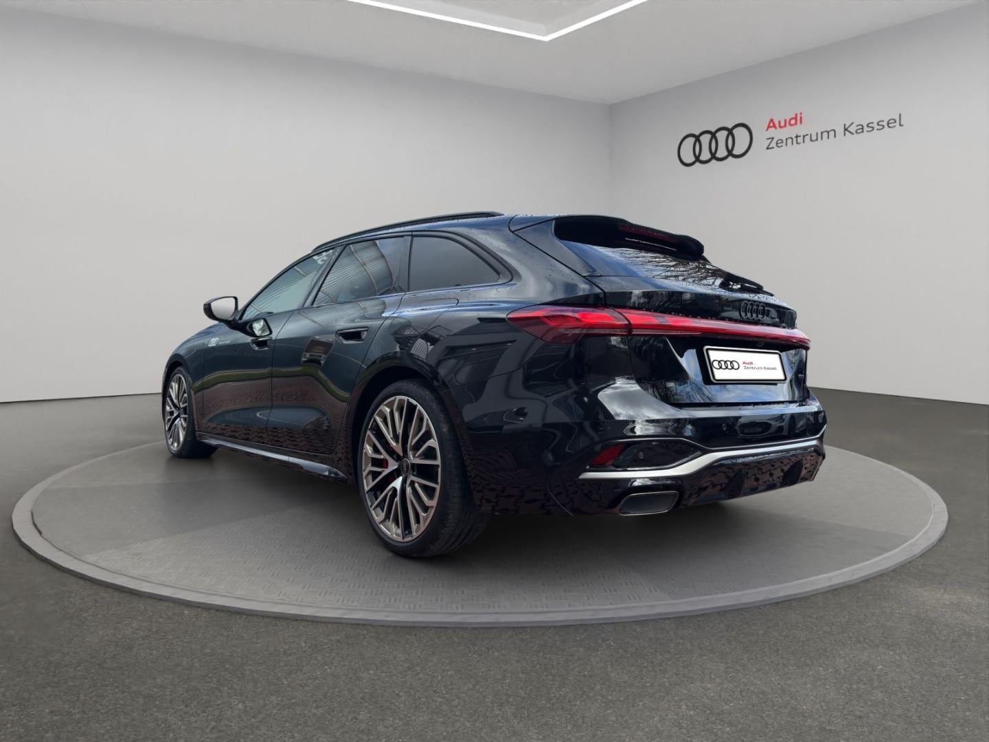 Bild über Audi A5 Avant e-hybrid e-hybrid quattro 270 kW S tronic - für weitere Informationen kontaktieren Sie den Audi Partner