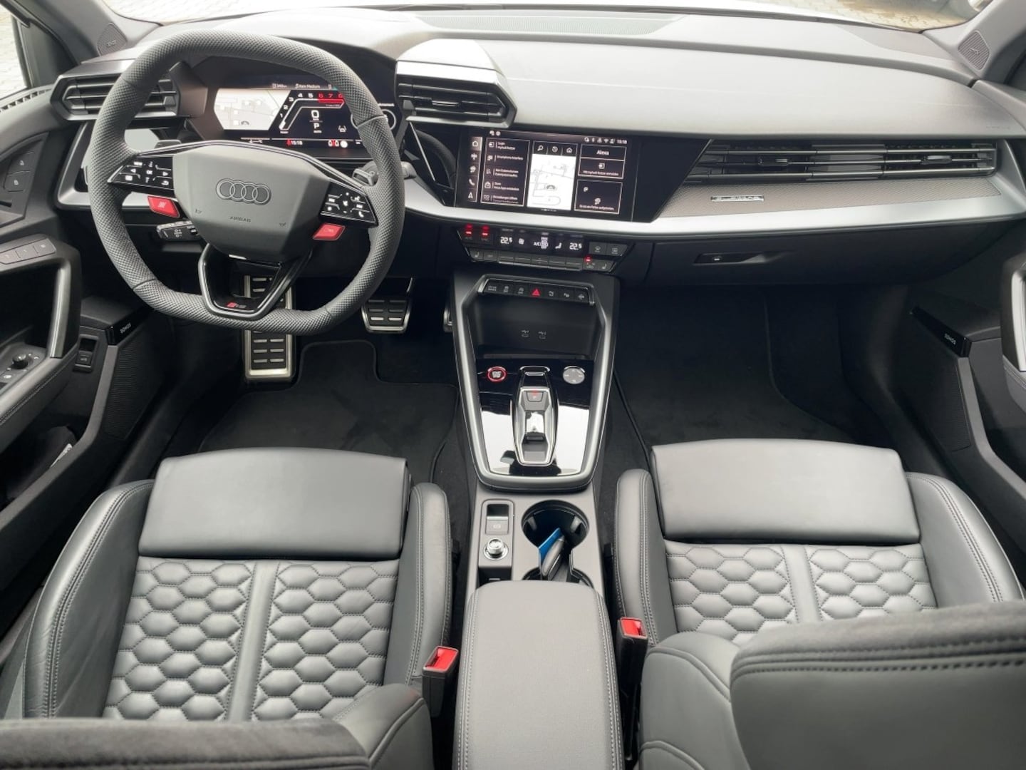 Bild über Audi RS 3 Sportback TFSI quattro S tronic - für weitere Informationen kontaktieren Sie den Audi Partner