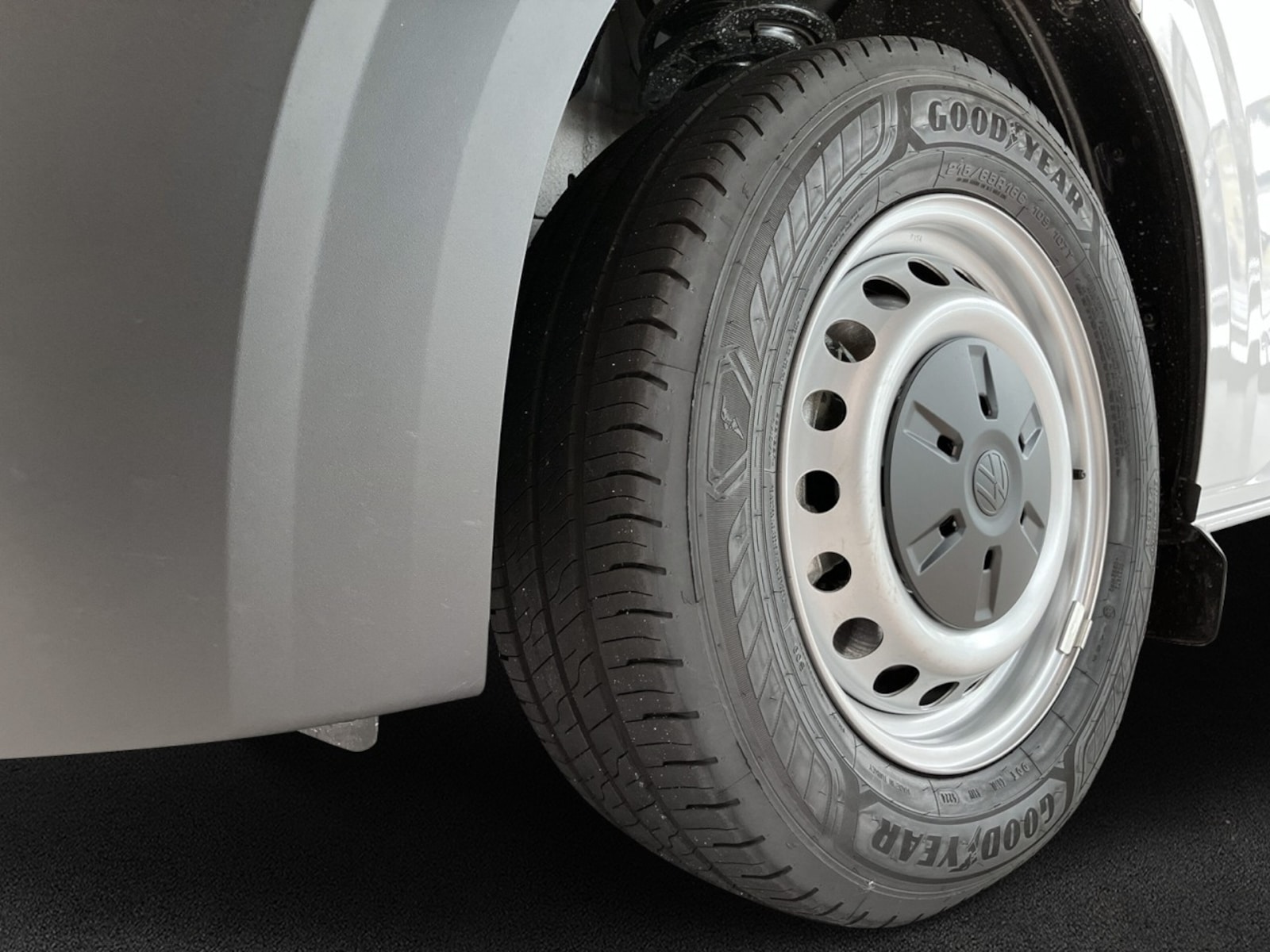 Volkswagen Transporter Kasten langer Radstand – Bild 5