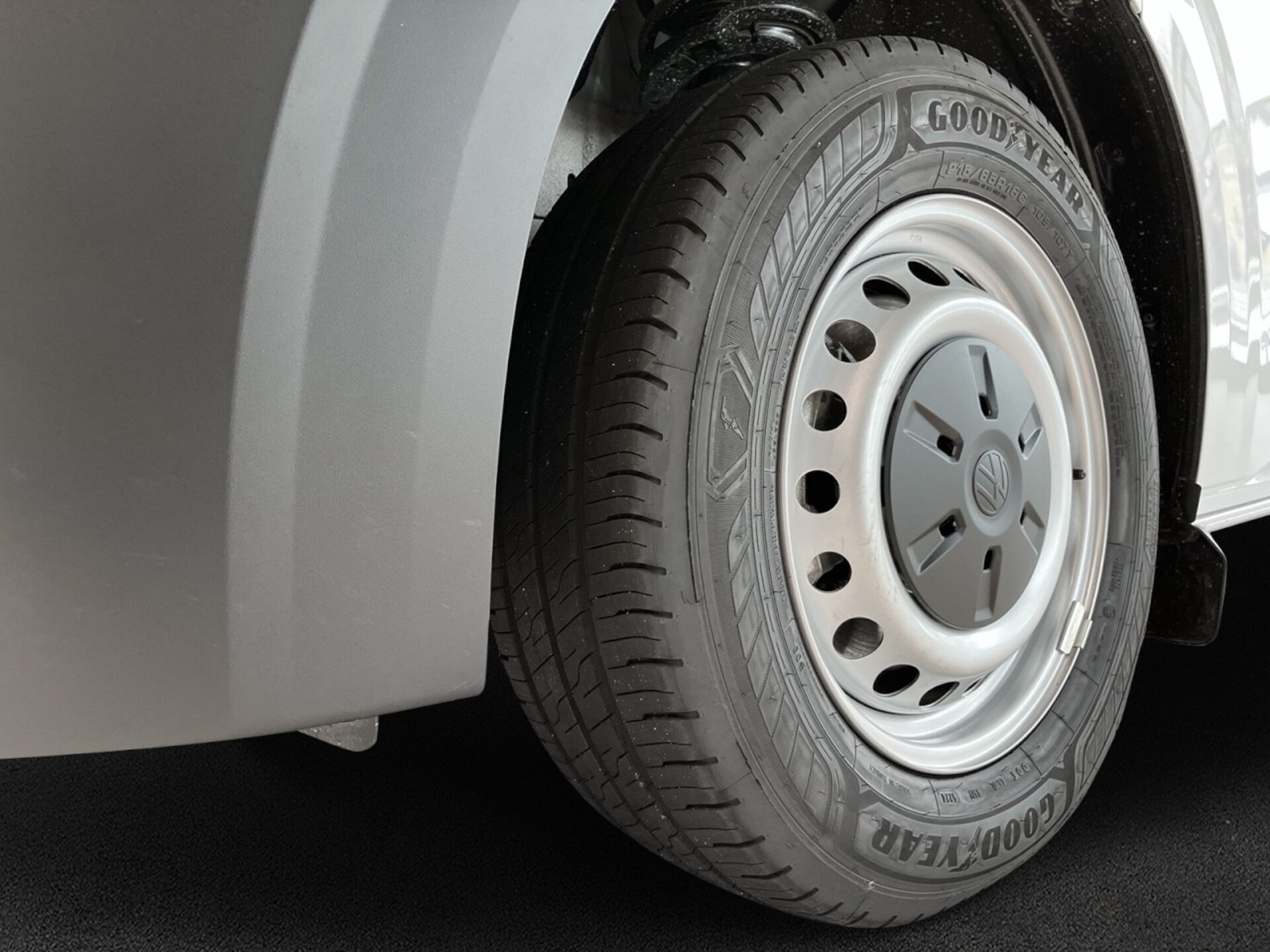 Volkswagen Transporter Kasten langer Radstand
