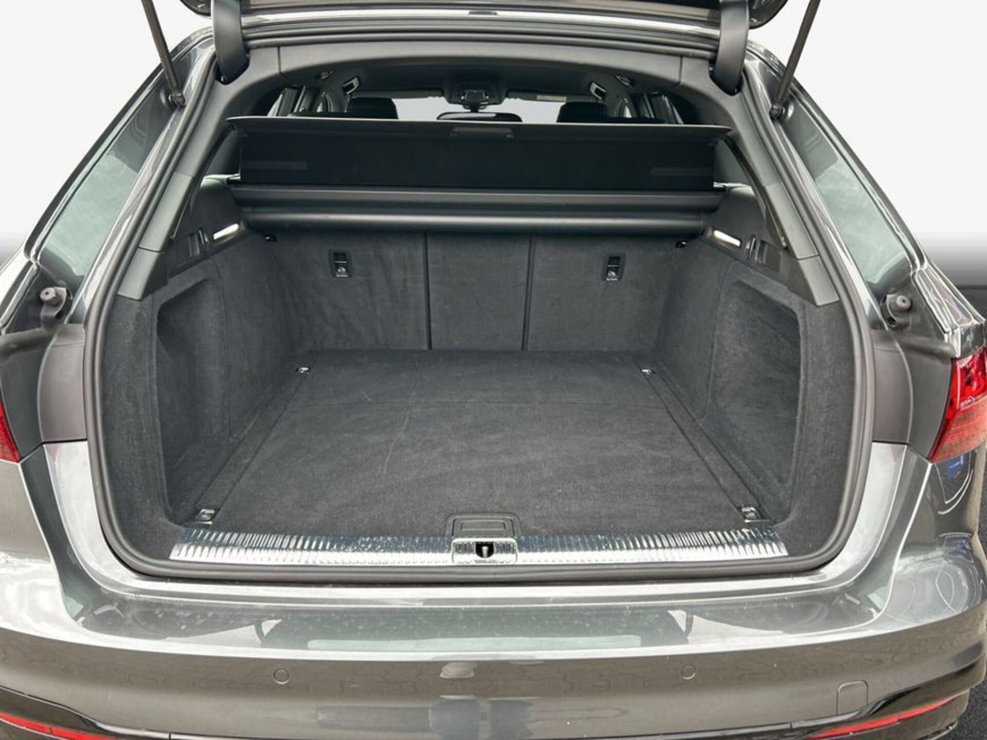 Audi A4 Avant S line