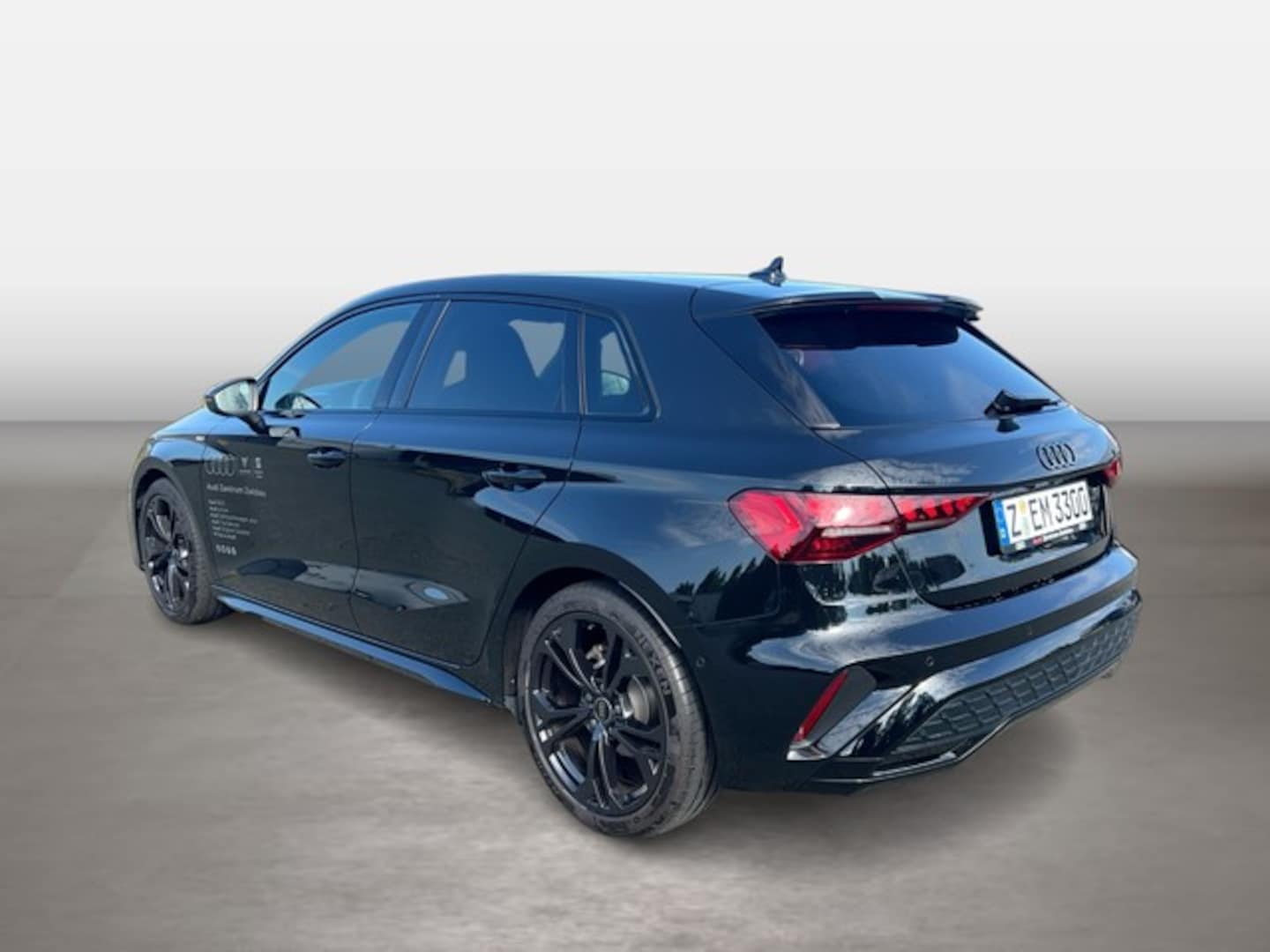 Bild über Audi A3 Sportback S line 30 TFSI Schaltgetriebe - für weitere Informationen kontaktieren Sie den Audi Partner