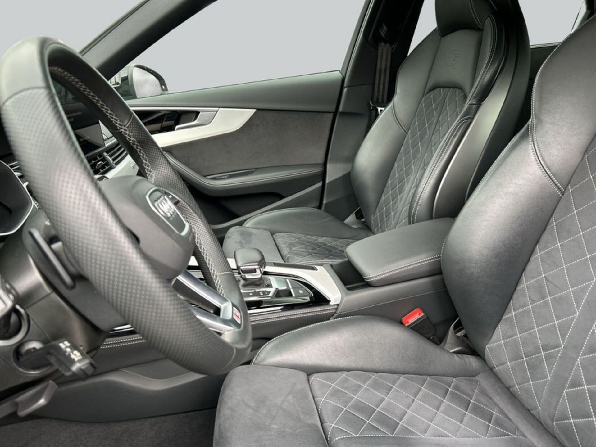 Audi A4 Avant S line