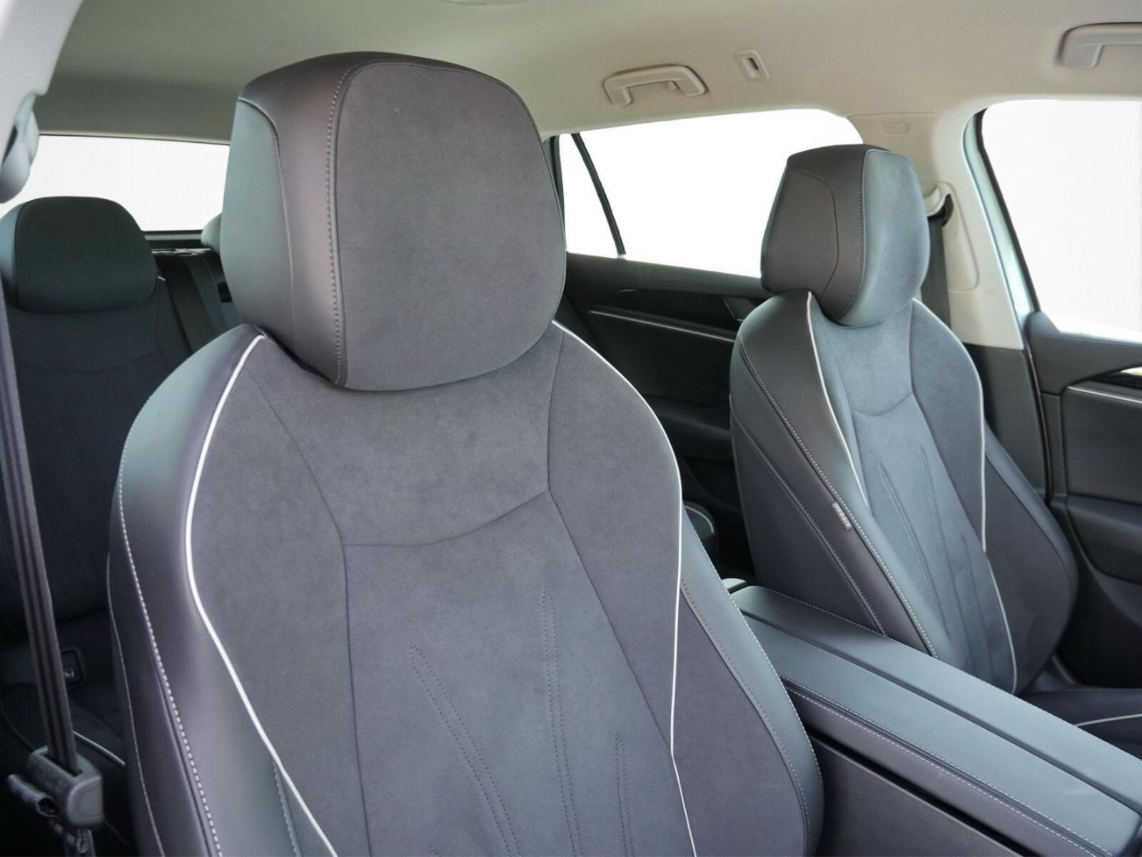 Volkswagen Passat – Bild 10